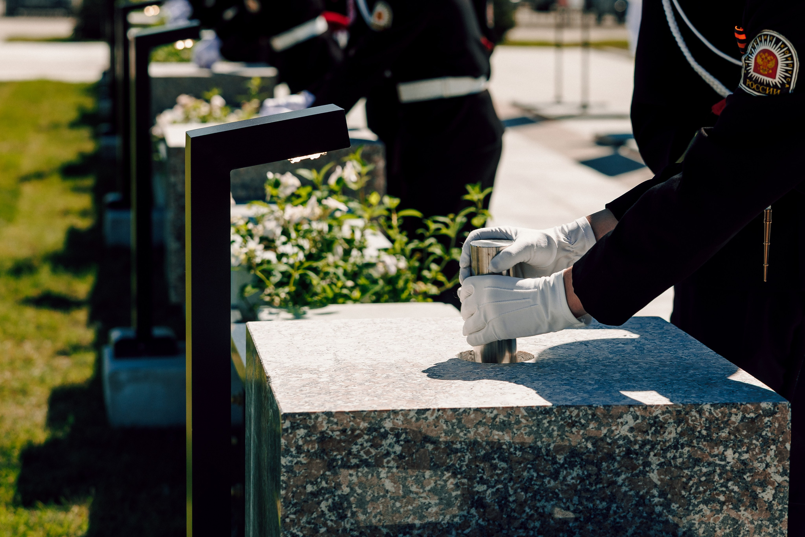 Торжественный митинг, посвящённый открытию Мемориала Славы воинам-новотрубникам. Лёшка Варзегов — фотограф