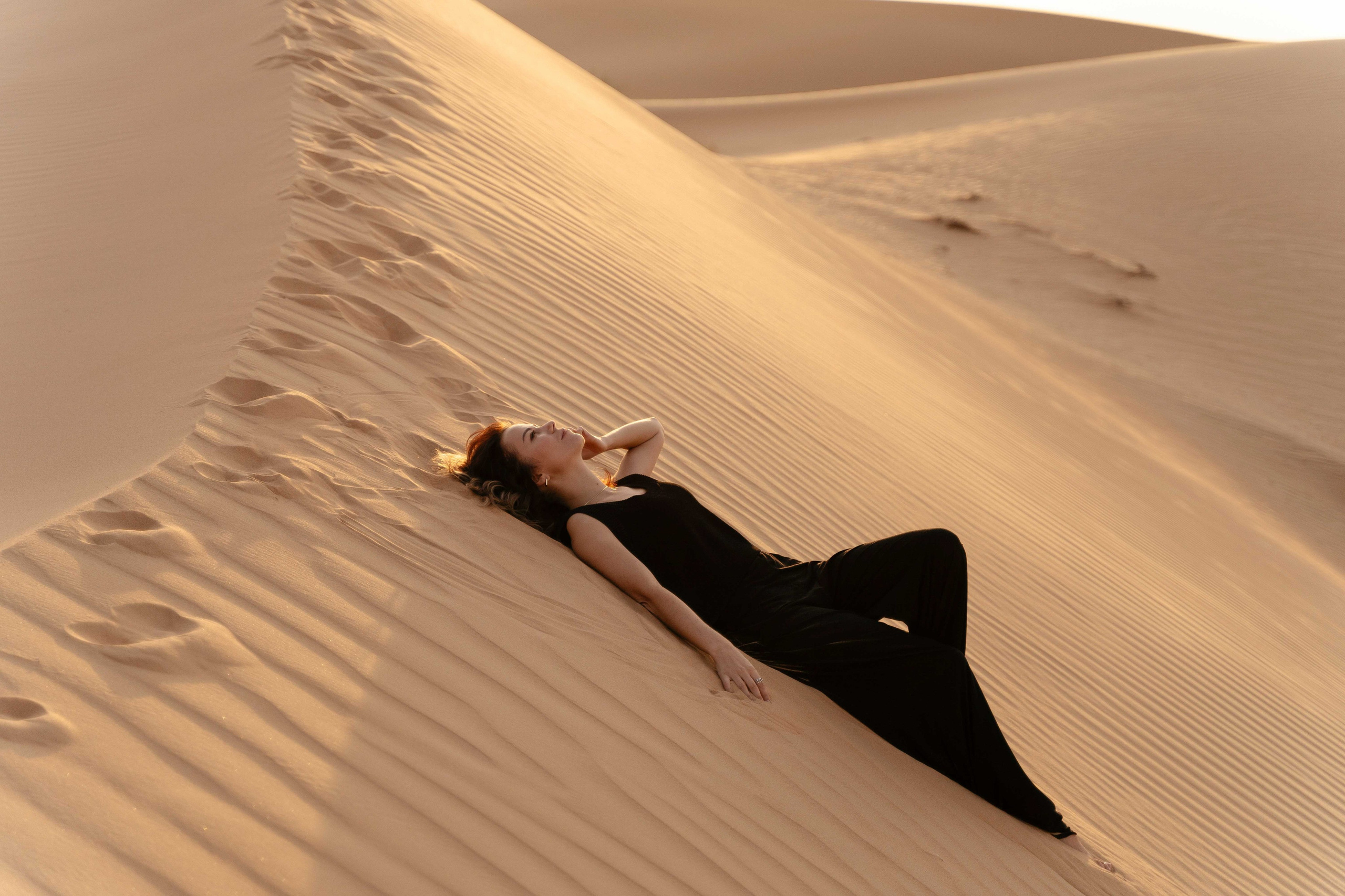 Наташа в пустыне 22 год. Фотограф и видеограф в Москве и Абу Даби Мария Кулагина