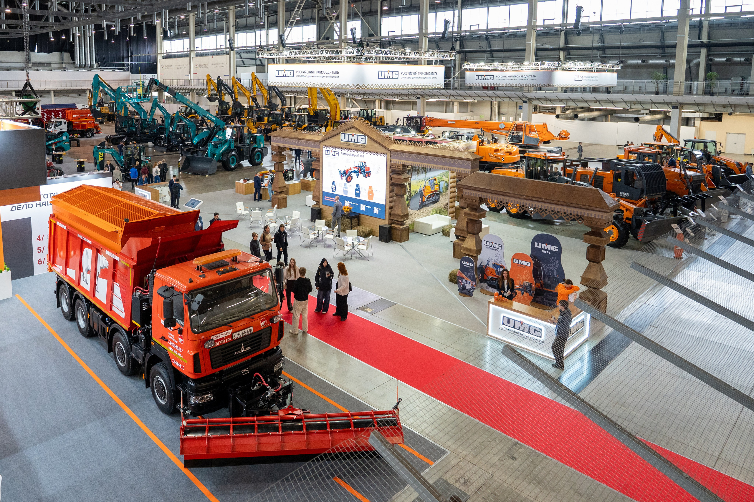 А8 Машины России 2025: Международная выставка специальной и коммерческой техники. Фотограф в Екатеринбурге Юрий Кутаев