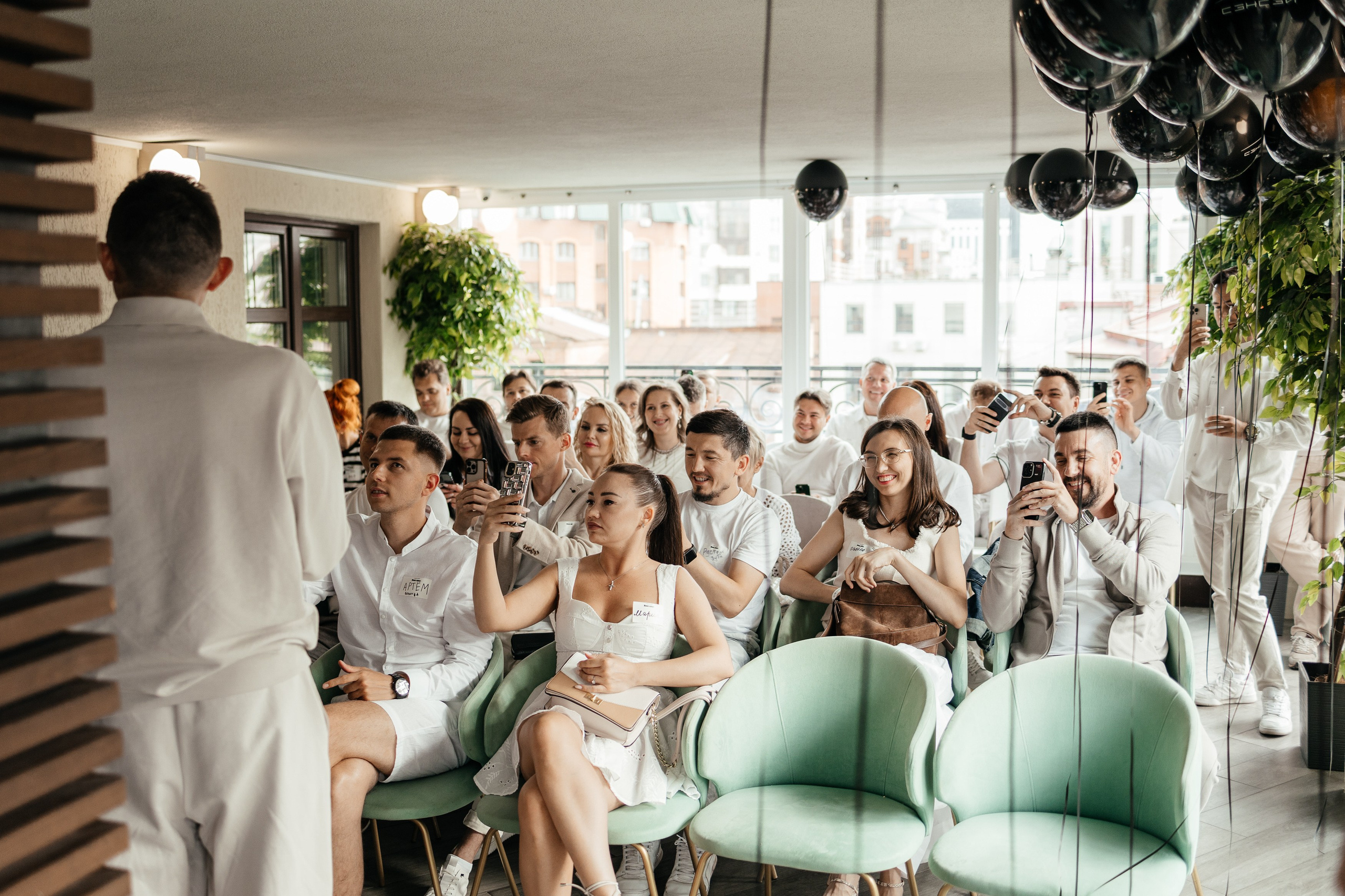СЭНСЭЙ — бизнес клуб. Портретный и репортажный фотограф в Казани Максим Сипачев