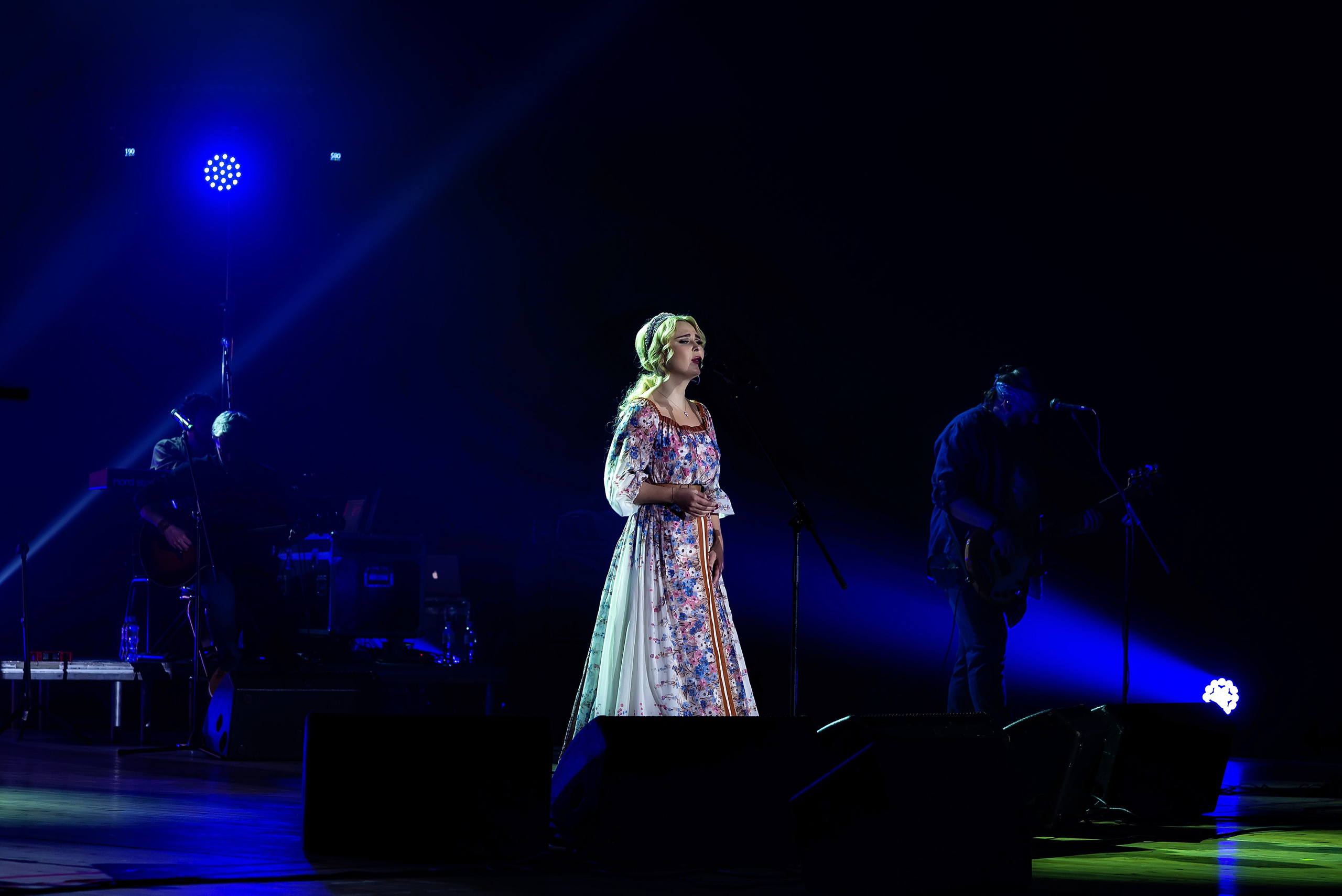 Концерт Пелагеи. Школьный, фэшн фотограф в Тюмени и в России Ирина Королева