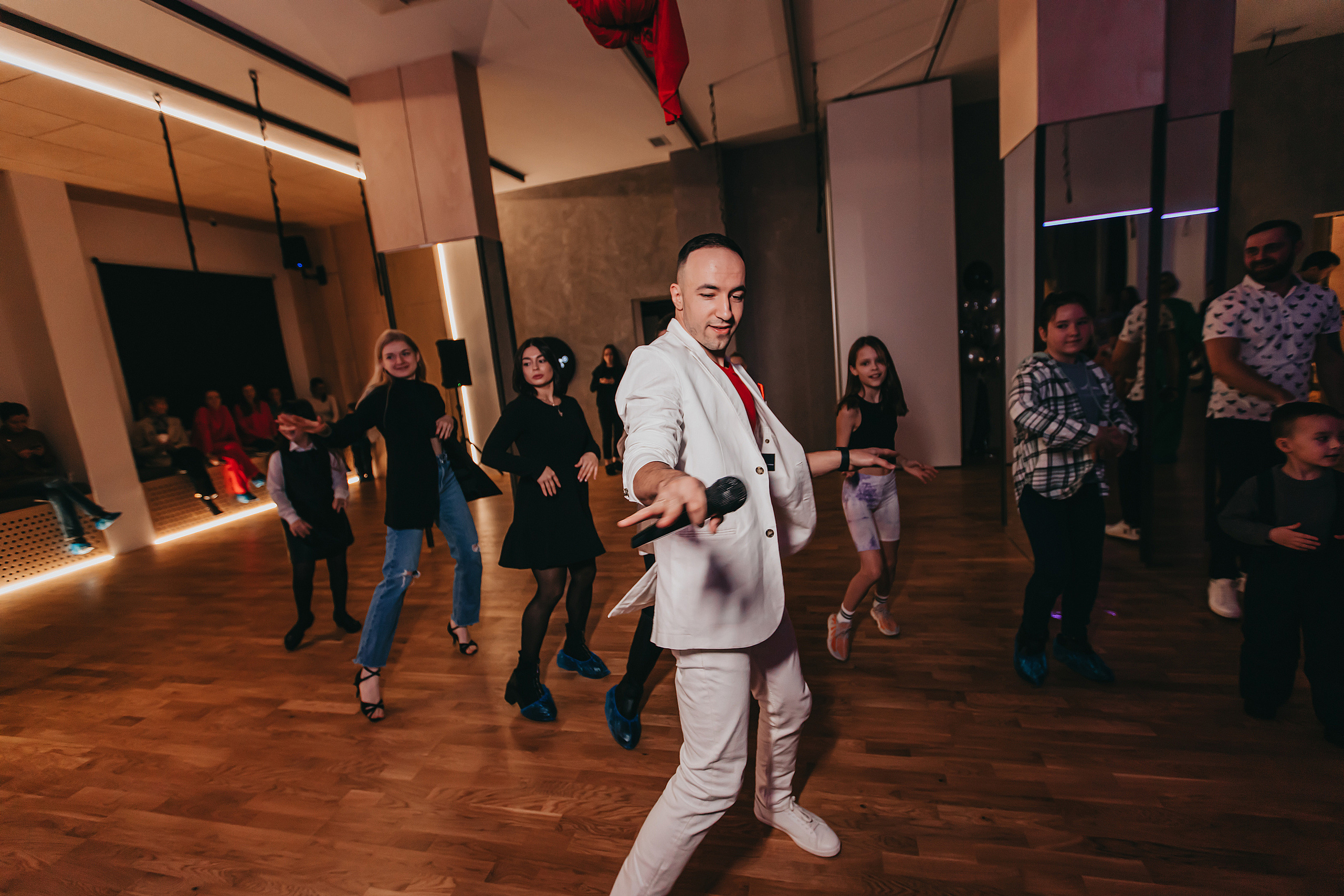 Выставки/Презентации. Свадебный ведущий Виталий Бабаев