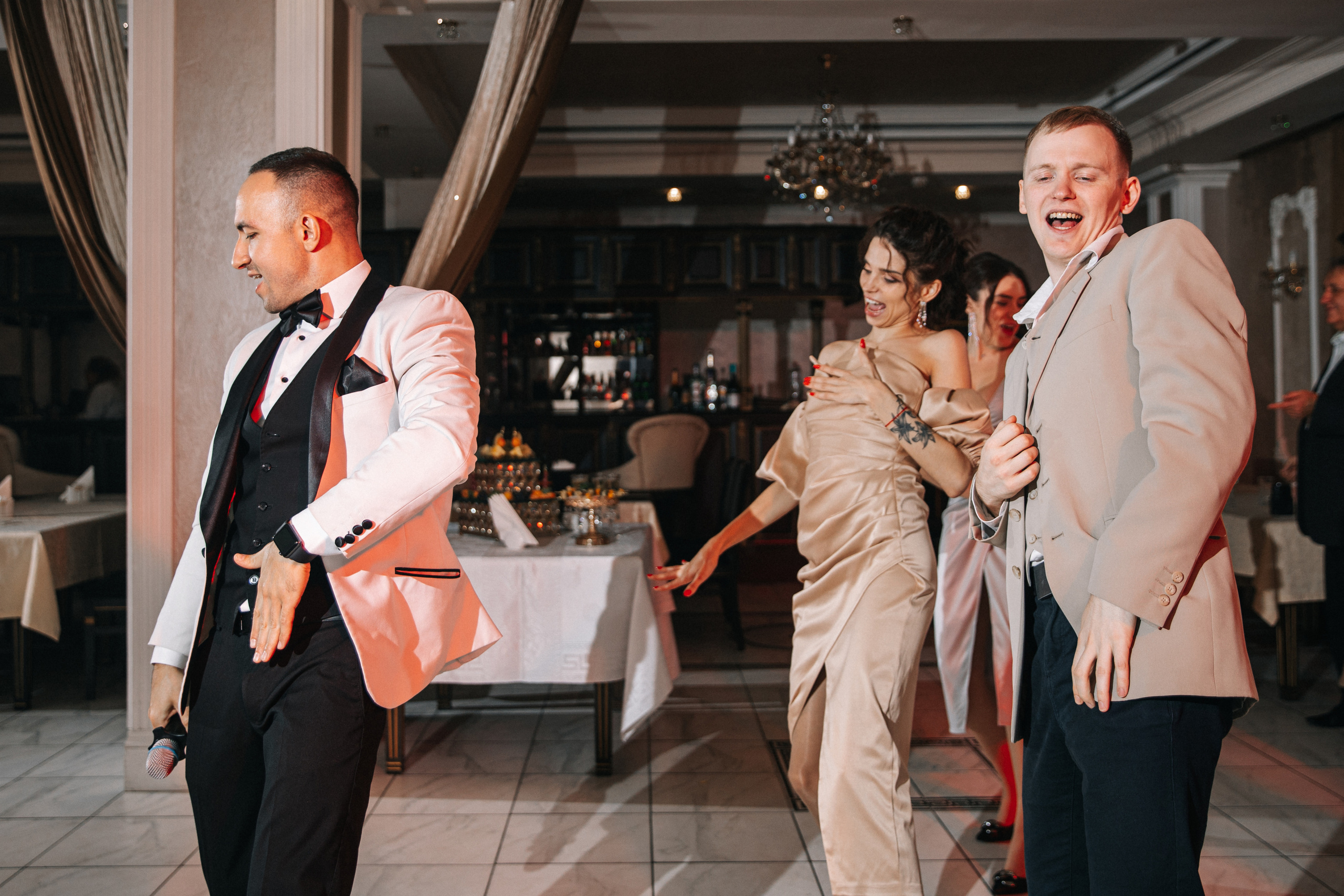 Свадебное портфолио. Свадебный ведущий Виталий Бабаев