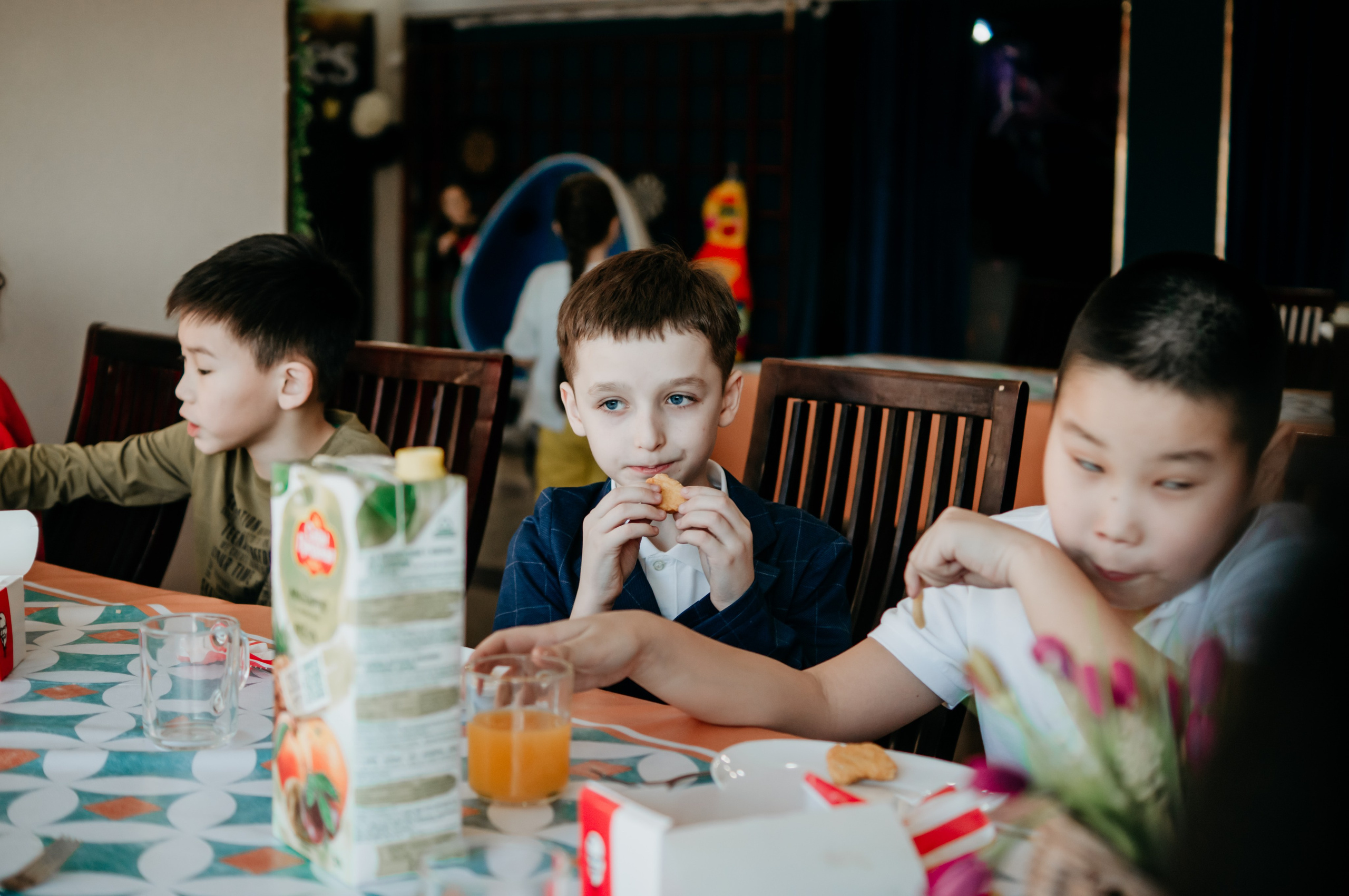 Детский фотограф в Улан-Удэ. сьемка утренников, школьных выпускных и детских праздников. Фотограф в Улан-Удэ. Свадебный фотограф в Улан-Удэ
