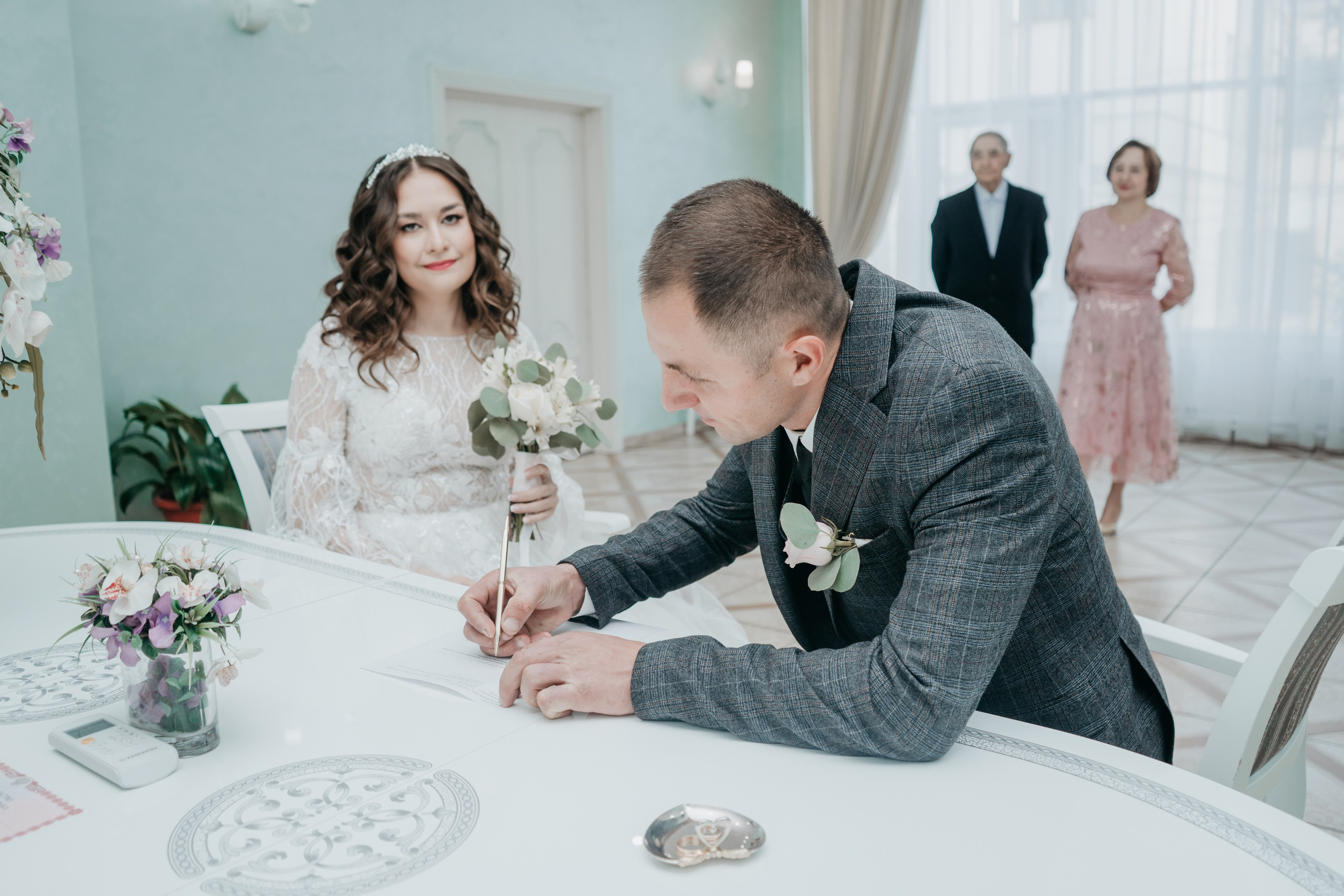 Свадебный фотографии с прогулки в окрестностях Улан-Удэ. Фотограф в Улан-Удэ. Свадебный фотограф в Улан-Удэ