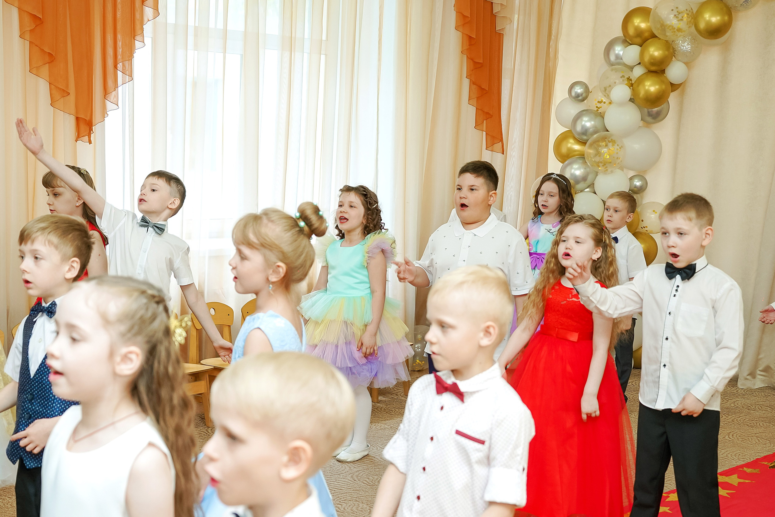 Фотосъемка видеосъёмка фотограф видеооператор новогодних утренников  в. Фотограф, видеооператор Нина Коршунова