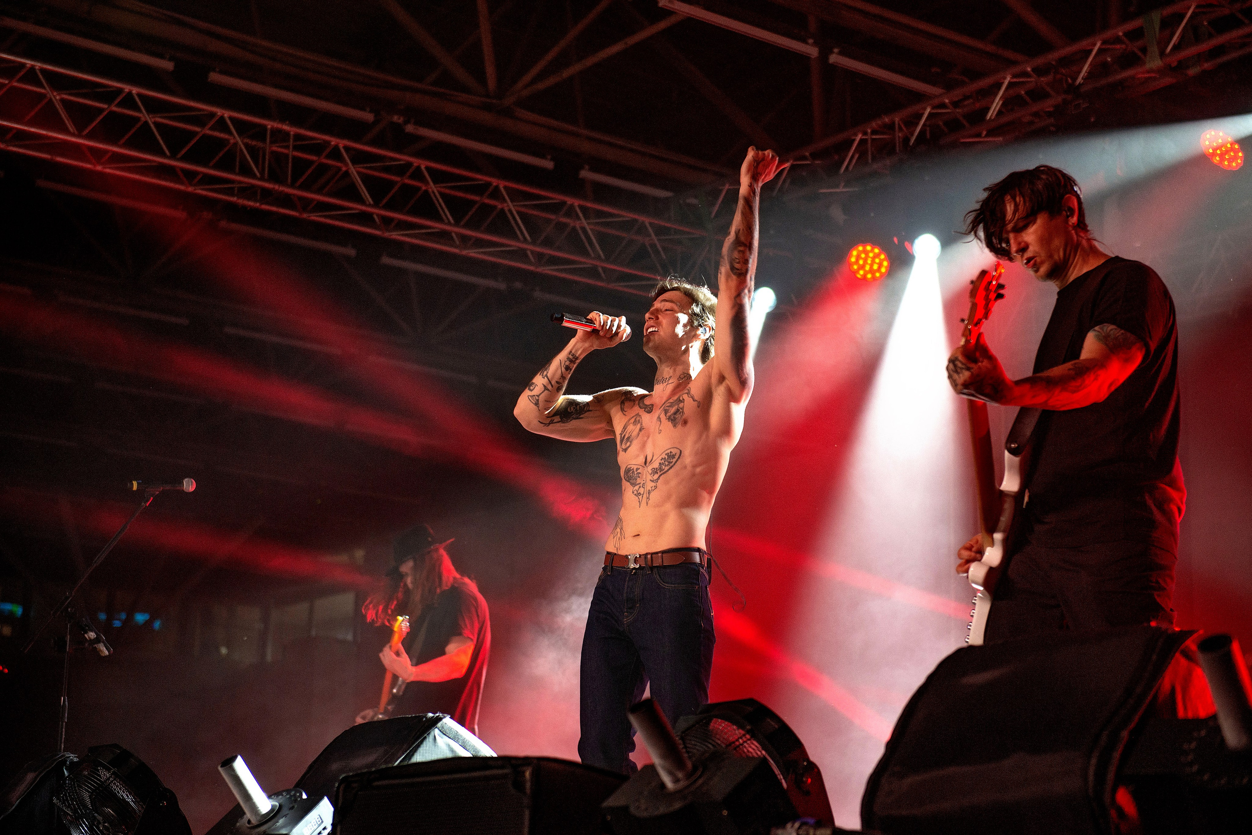 Концерт Хolidayboy. Школьный, фэшн фотограф в Тюмени и в России Ирина Королева