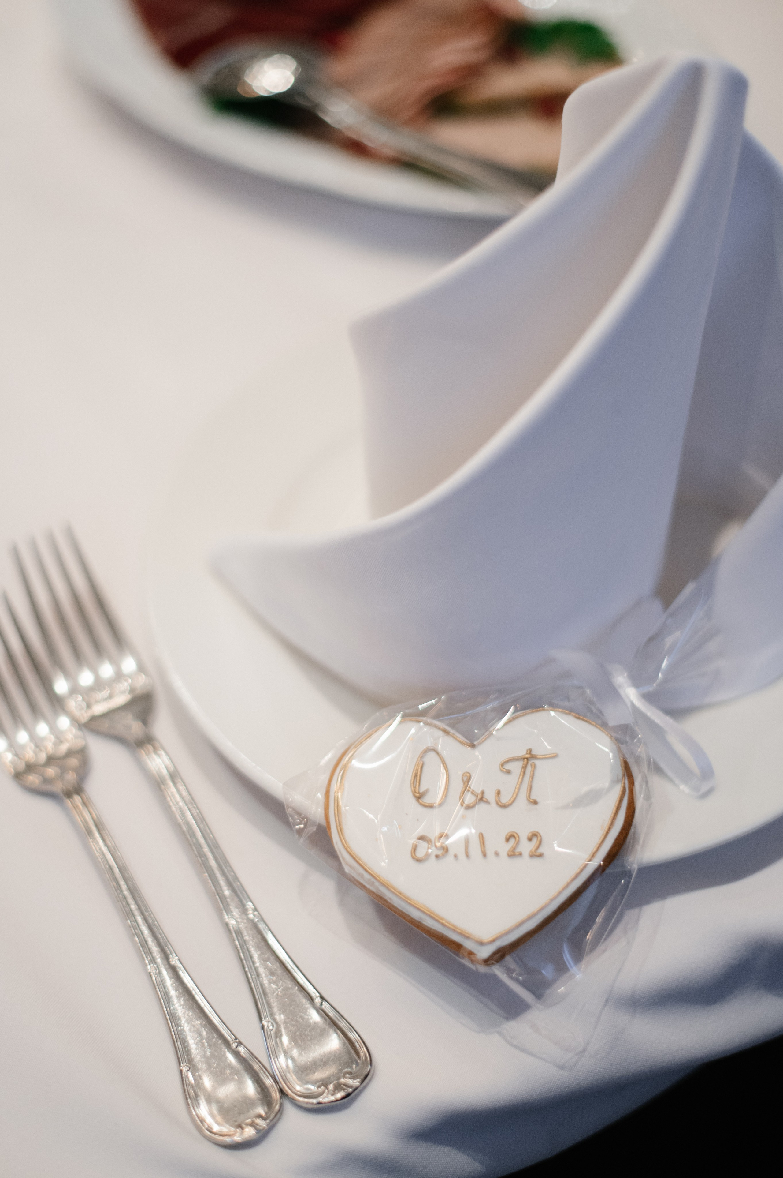 Свадебная фотосессия в Читальне имени Пушкина и камерный банкет в ресторане «Гусятникоff». Семейный и свадебный фотограф в Москве Татьяна Николаева