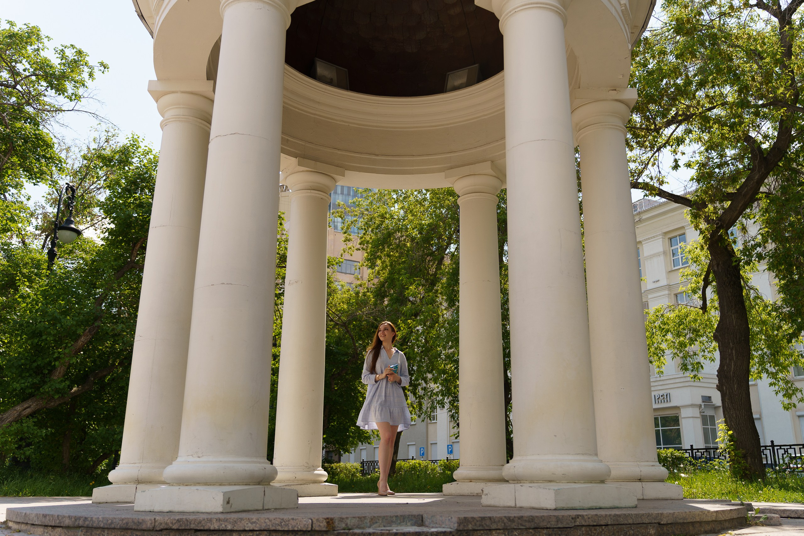 фотосессия на фоне архитектуры Екатеринбург