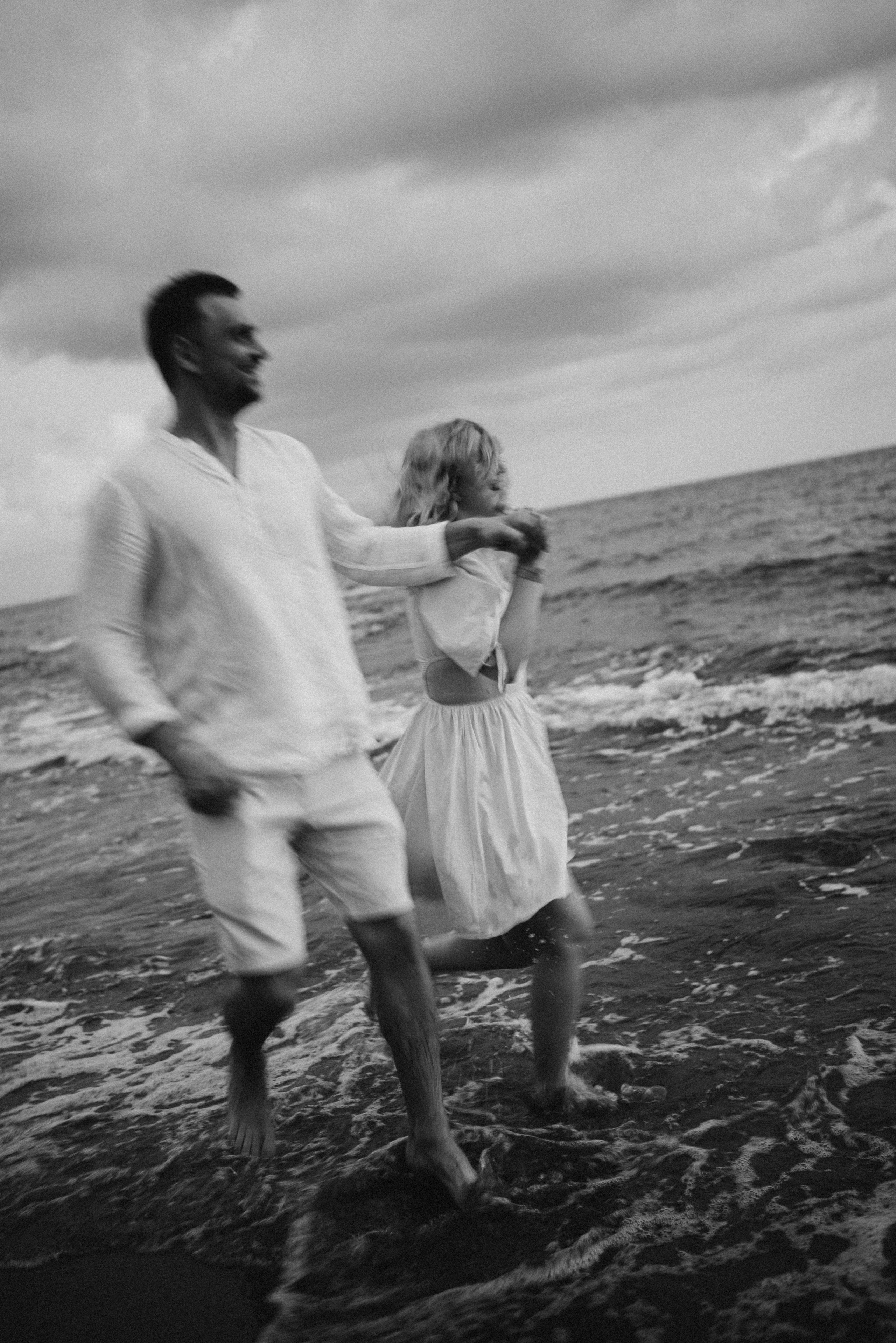 Съемка пары на море. Портретный и свадебный фотограф в Тбилиси • xeniqo