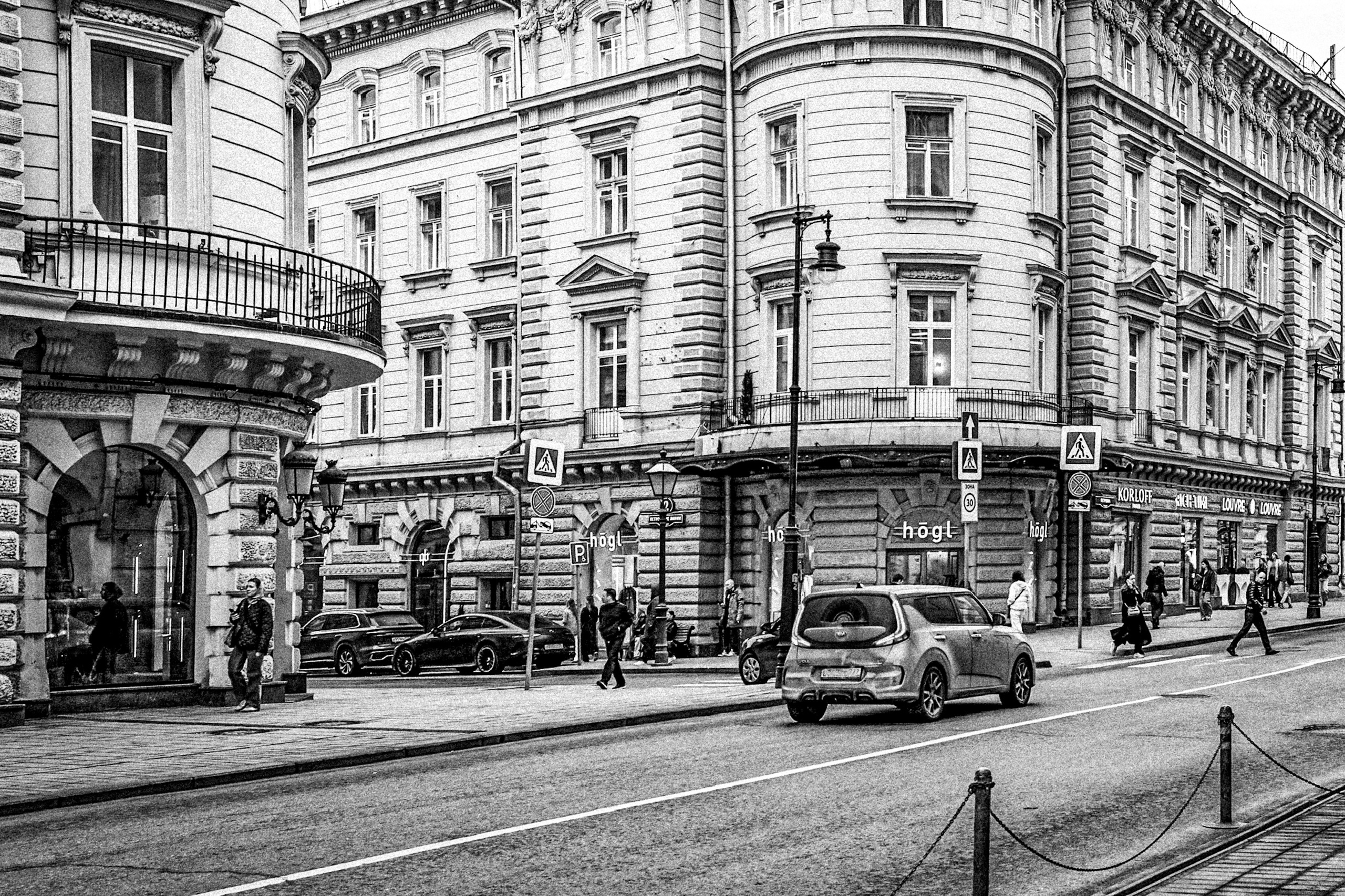 Весна 2026 ЧБ. Фотограф в Москве — Рина Серёгина