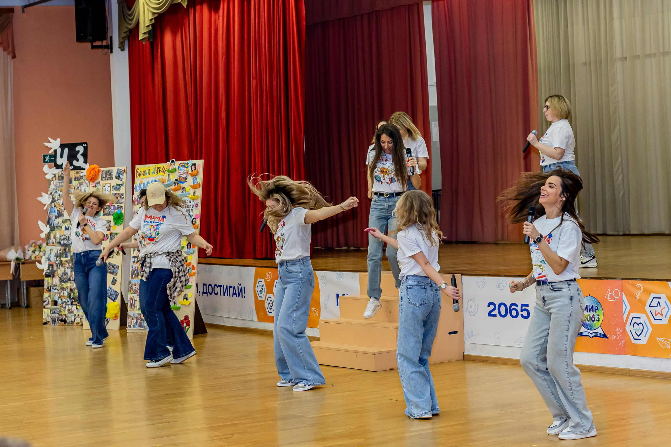 Выпускной праздник в начальной школе. Фотограф и видеограф Москва. Свадебный фотограф, видеограф. Выпускные альбомы. Оживающие альбомы