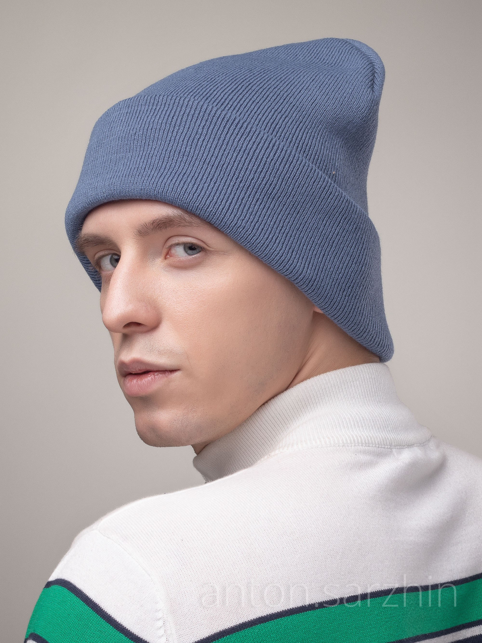 Шапка бини мужская на парне