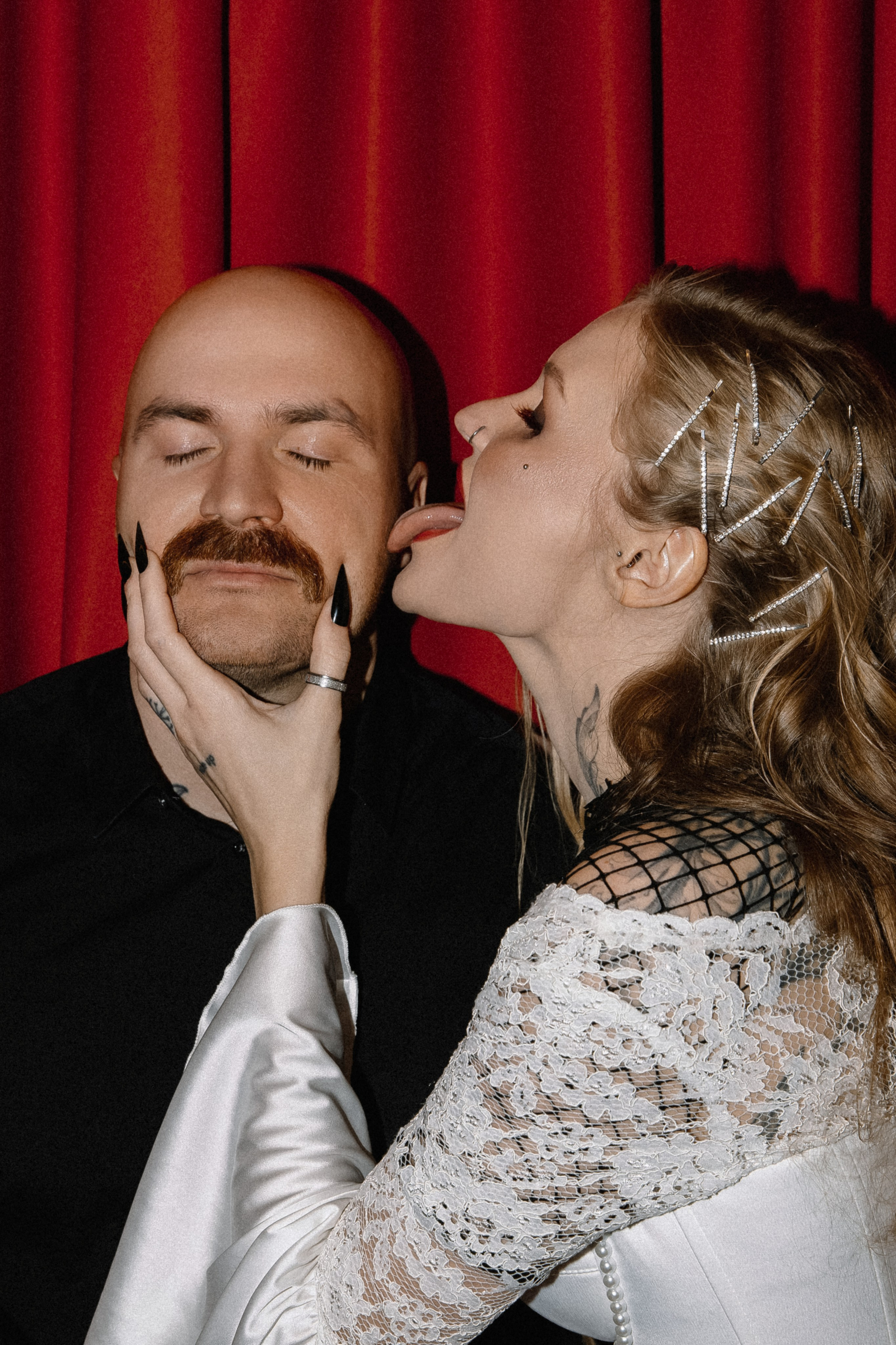 Алая готика. Николь — ваш любимый фотограф в Санкт-Петербурге