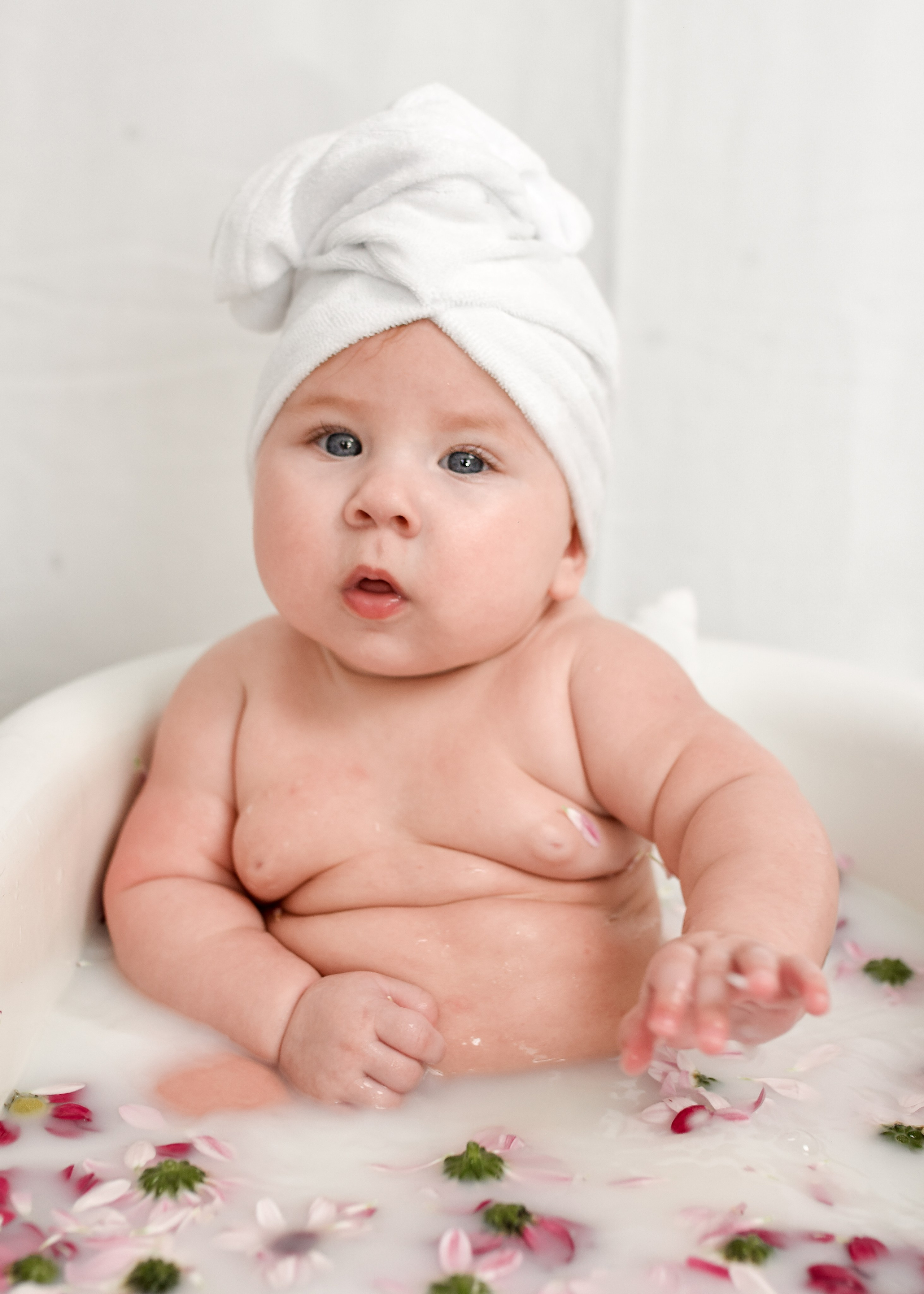 МОЛОЧНЫЕ ВАННЫ. Фотограф в Ялте Инна Найден. Детский и семейный фотограф