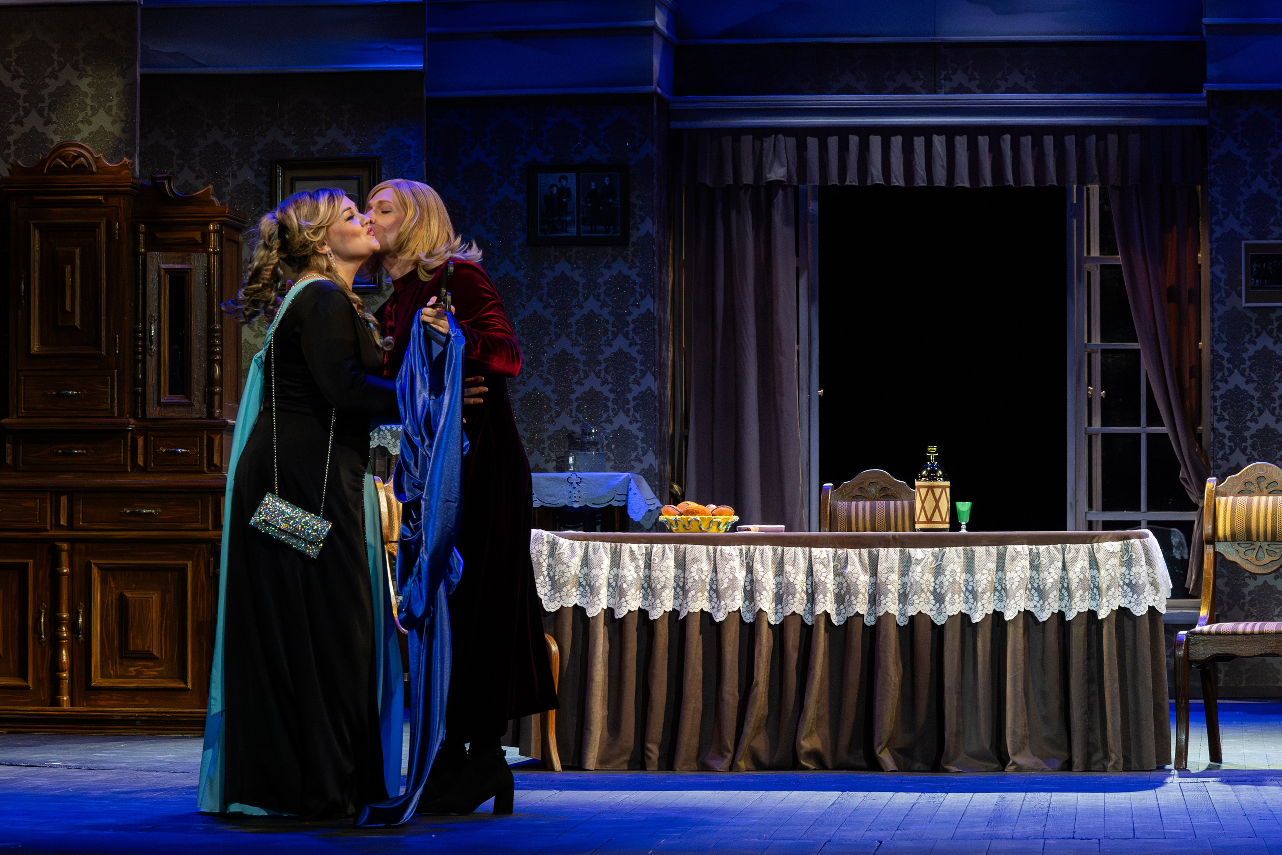 Театр Юного Зрителя «Отчаянные Тетки». Фотограф Марк Файзулин