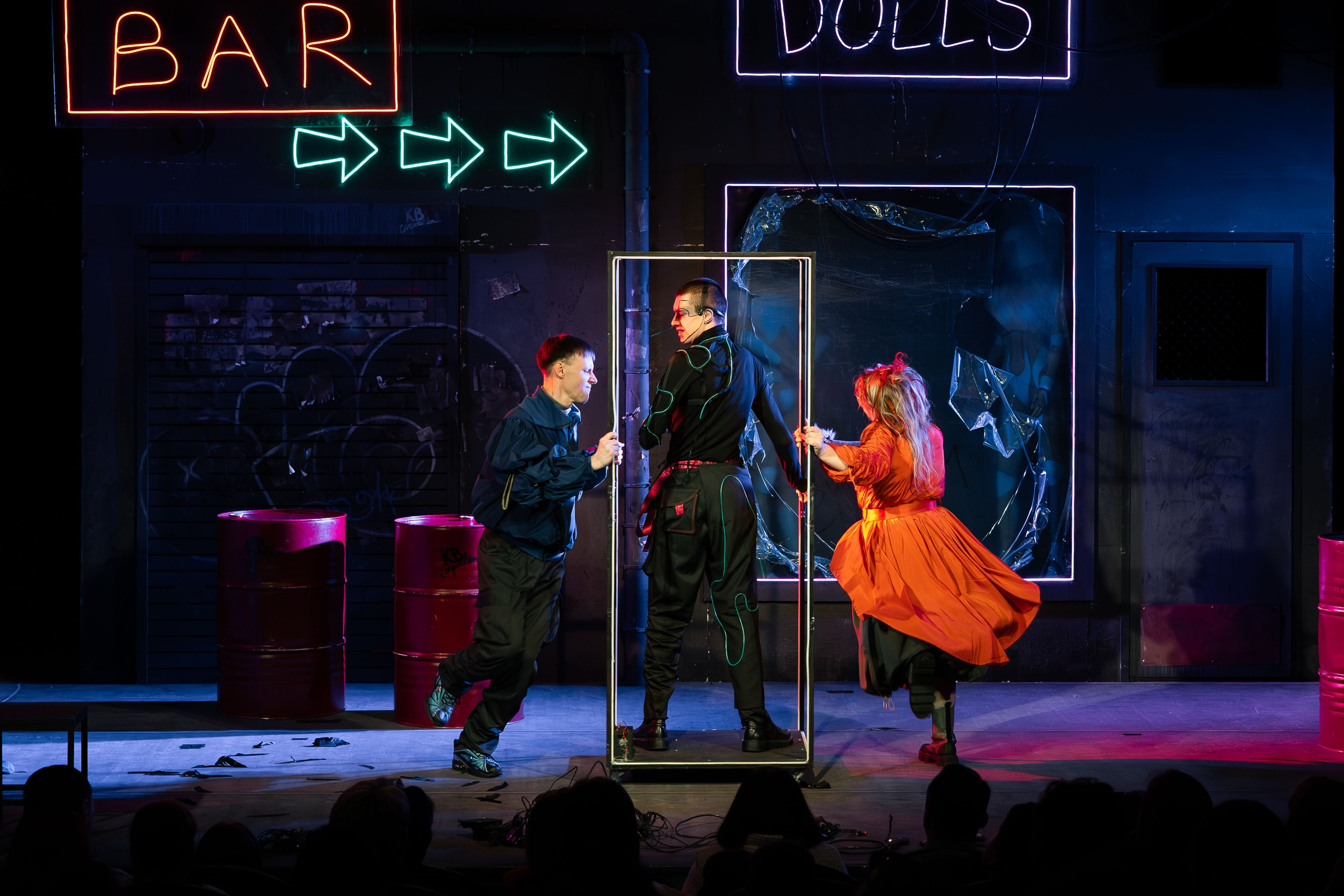 Театр Юного Зрителя «Буратино 2087». Кадр Плюс — Фотография с характером «Визуальный продюсер и фотограф Марк Файзулин»