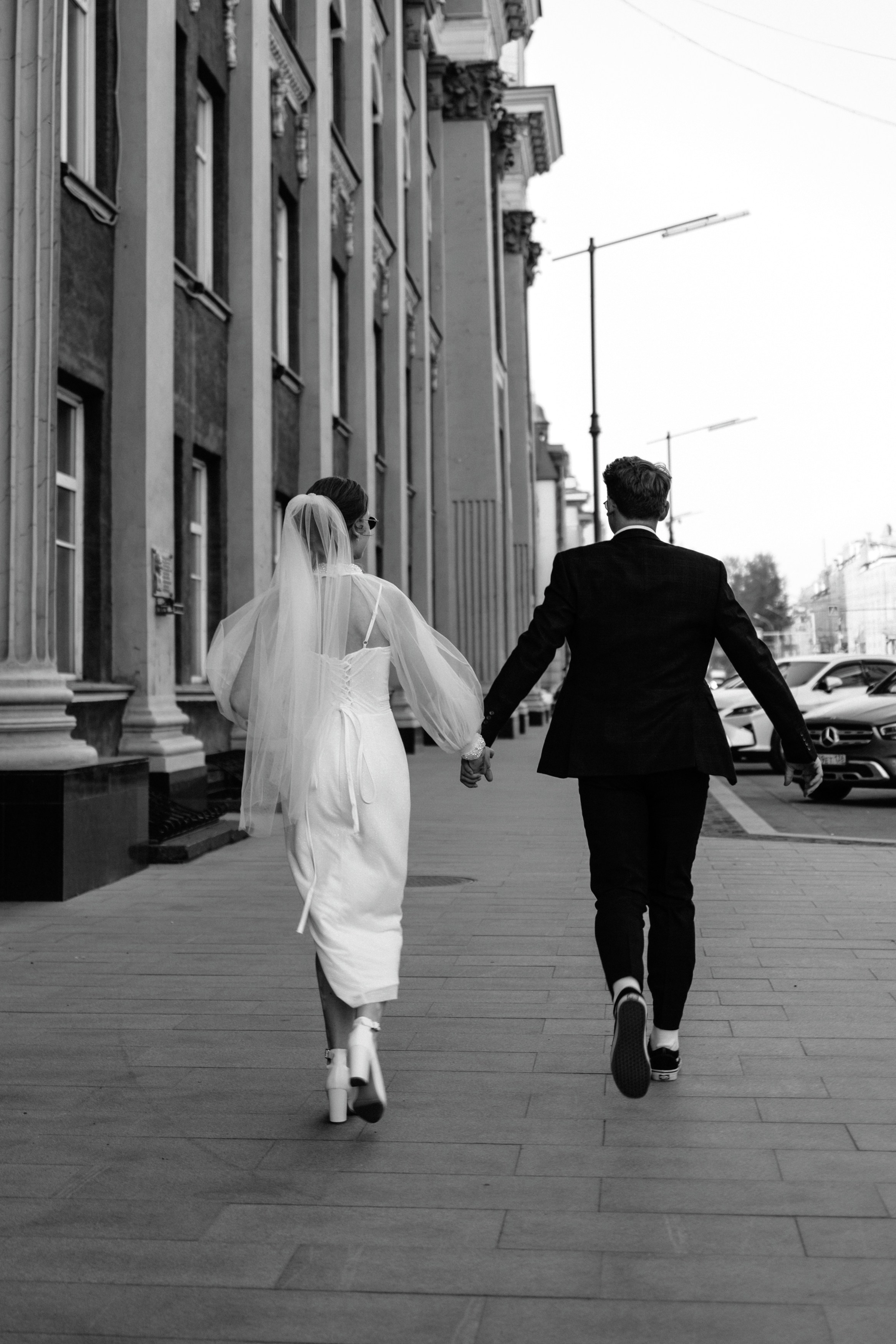 Владислав и Юлия Вечерняя прогулка по городу. Свадебный Фотограф в Иркутске Екатерина Елисеева