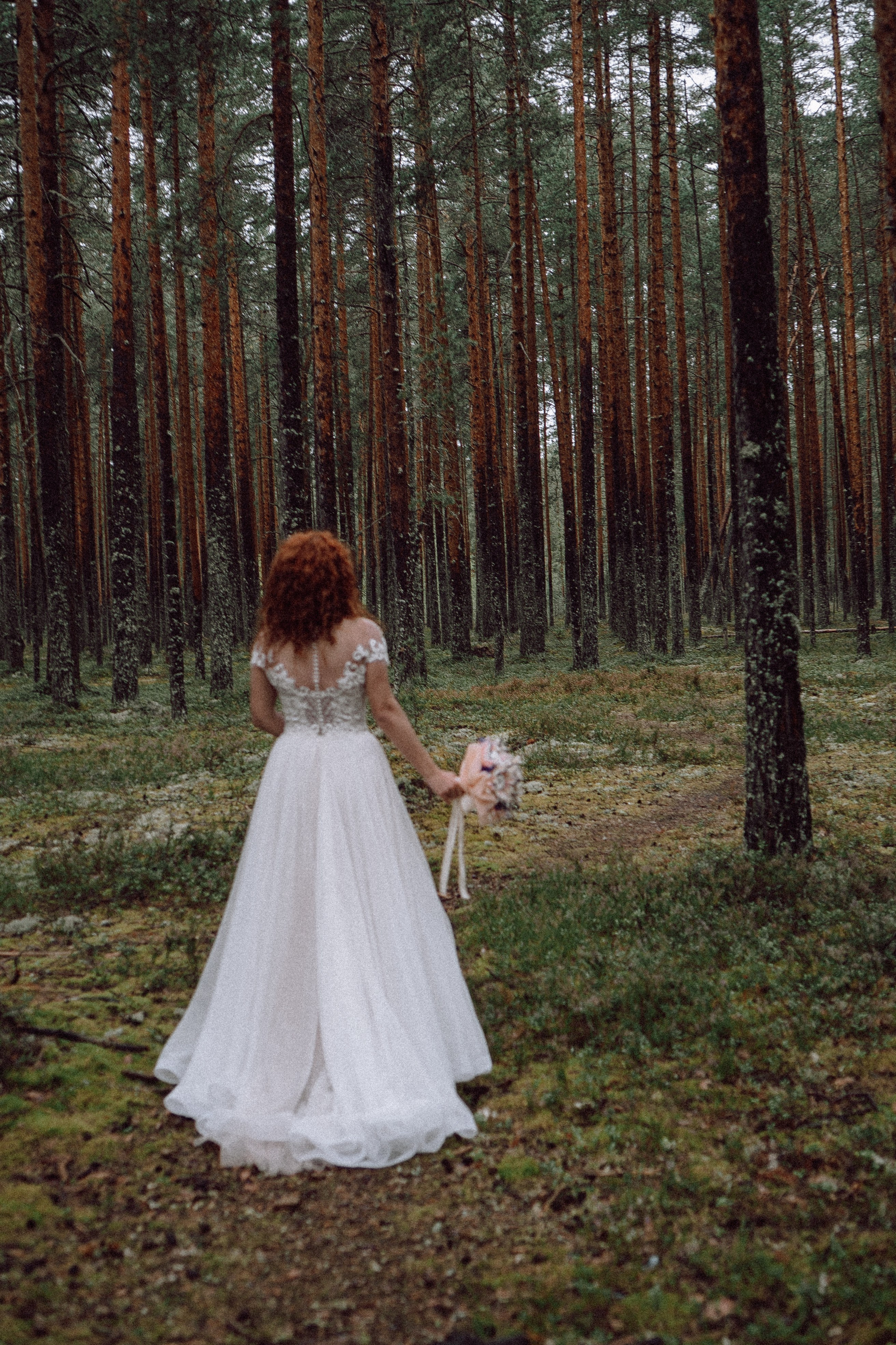 СВАДЕБНАЯ ФОТОСЕССИИЯ ПАРЫ В ГОРОДЕ ПРИОЗЕРСК В СОСНОВОМ ЛЕСУ И С ПИКАПОМ. Профессиональный фотограф, Санкт-Петербург — Виктория Богомолова