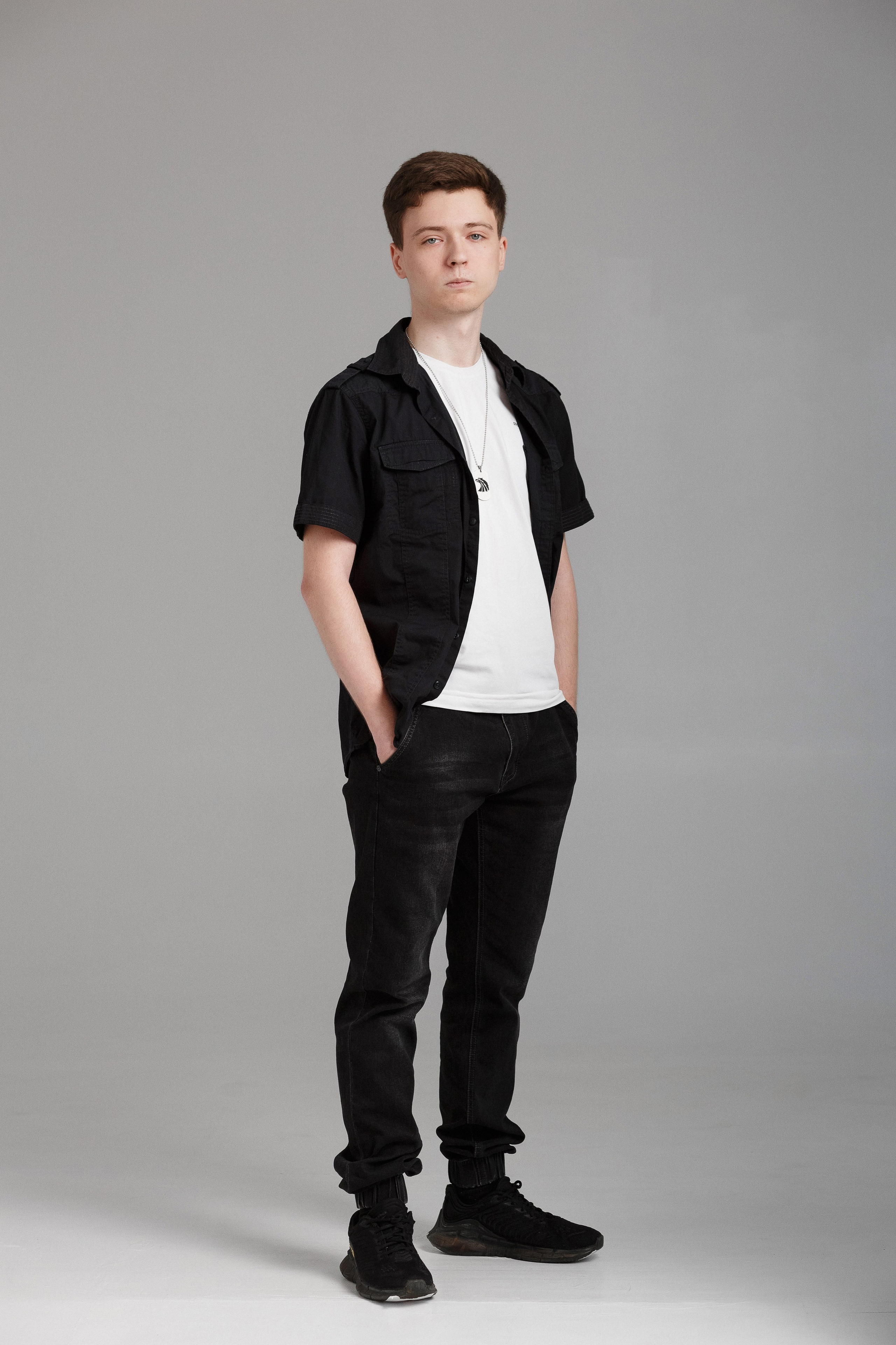 Фотосессия выпускников ДГТУ в фотостудии LIGHT в Таганроге. Свадебный и семейный фотограф в Таганроге Бакарюк Антон