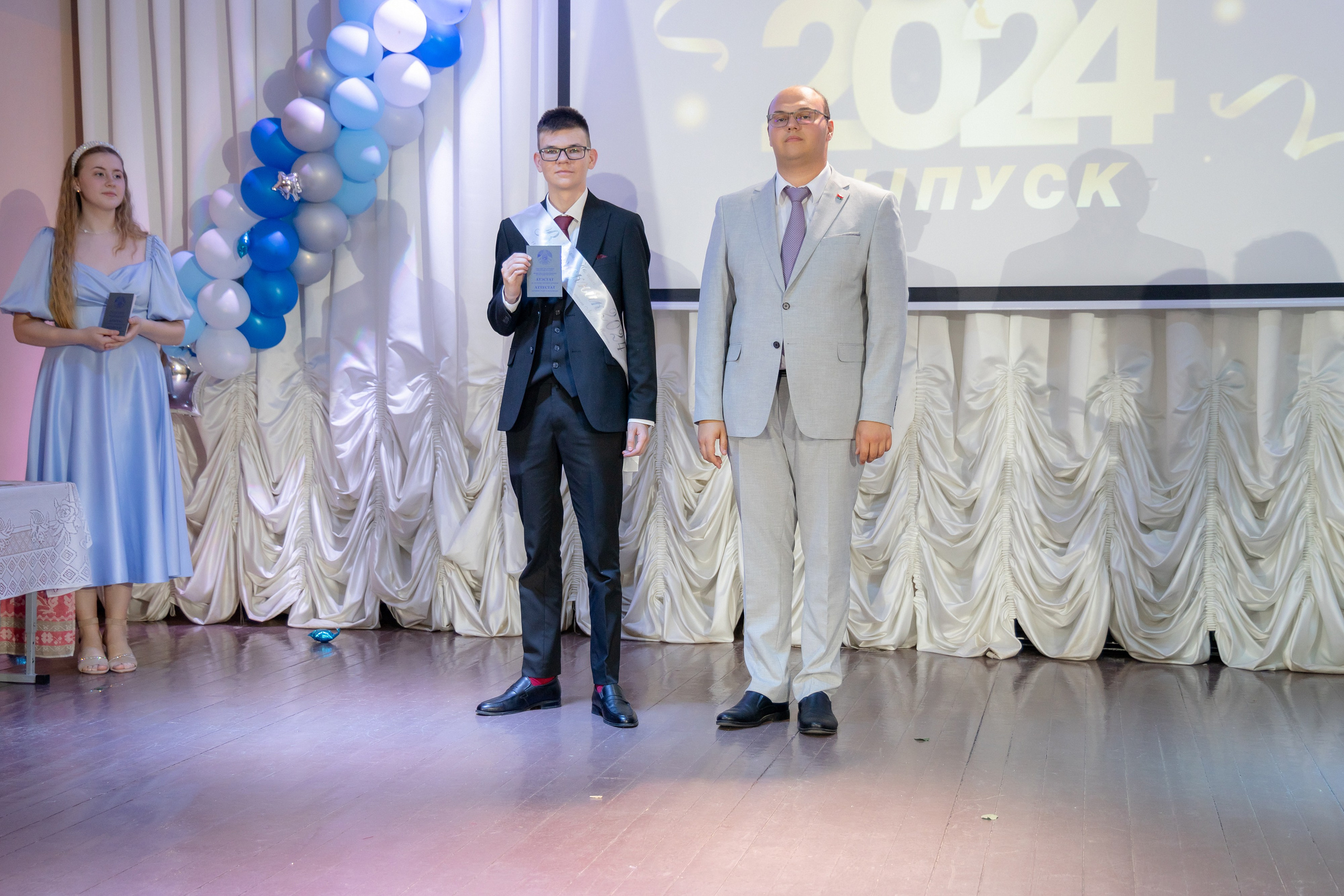 Школьный выпускной 2024 год в Соколе (Минск). Свадебный фотограф в Минске/Беларуси Сергей Спиридонов