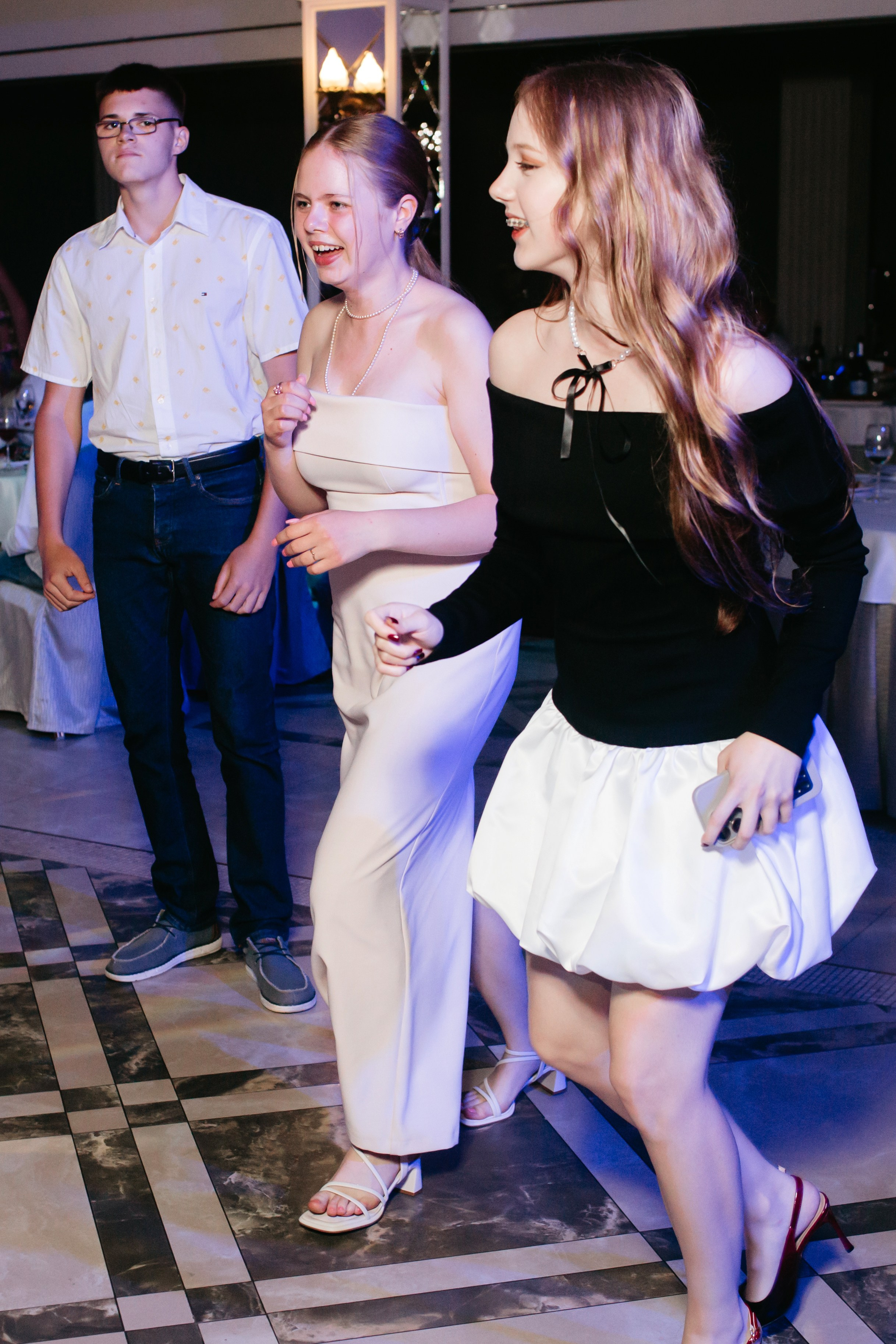 Выпускной 2025 (9класс) 124 школа. Фотограф в Челябинске Ополихина Анна