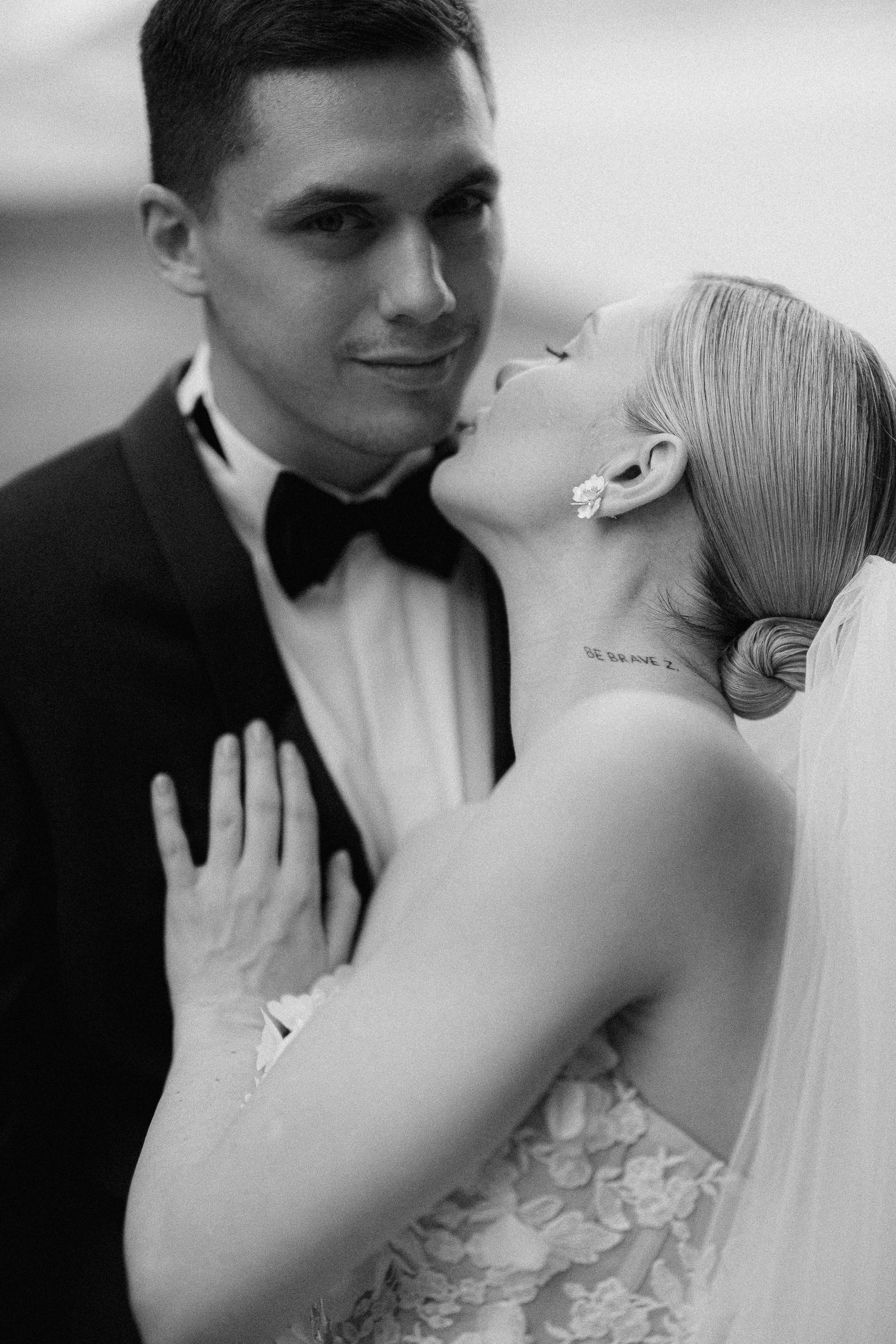 Love is all Around. Сентиментальная свадебная фотография