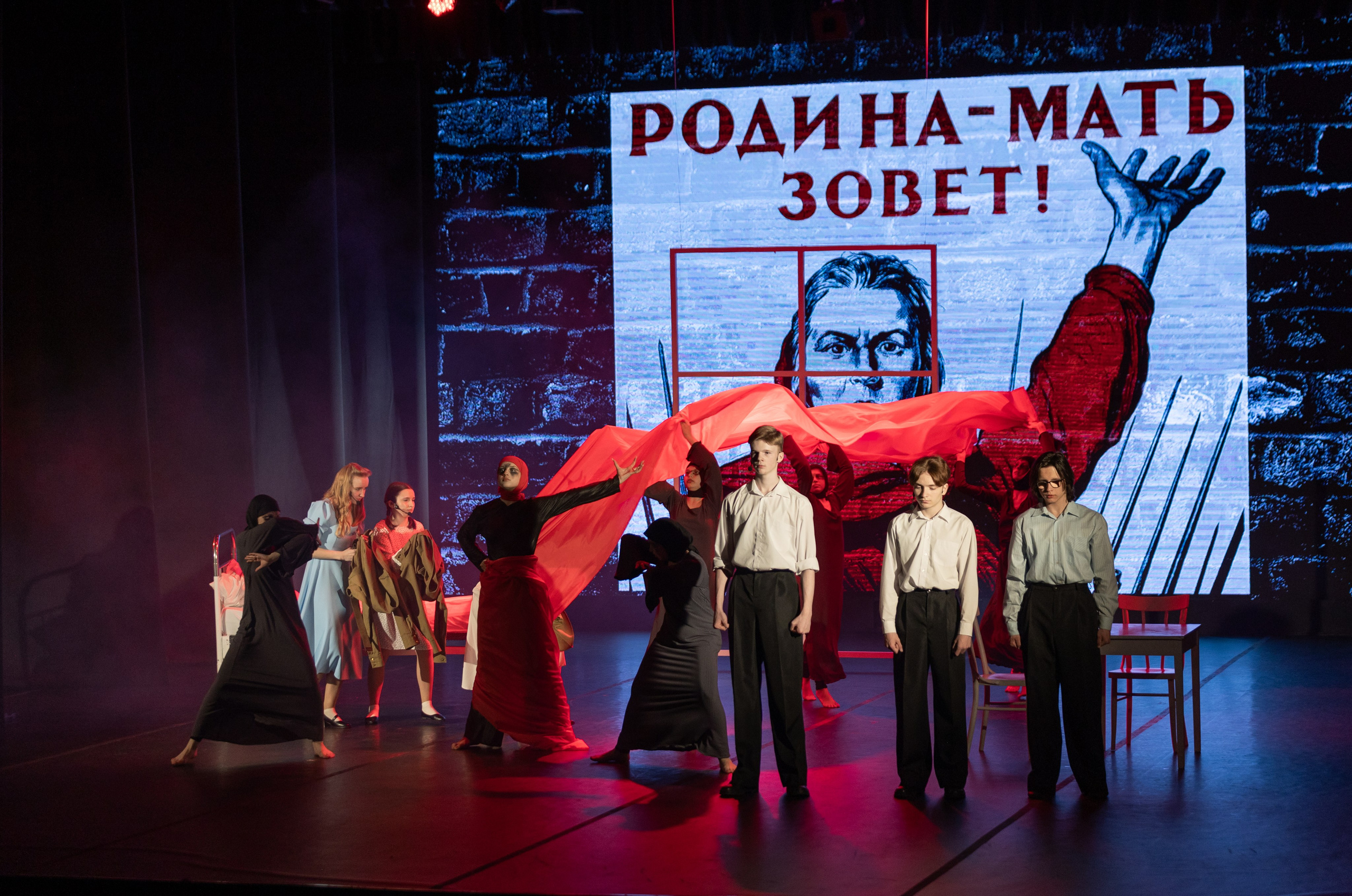 Спектакль «Будем жить». Молодежный театр Призма. Фотограф в Нижнем Новгороде, Дзержинске Олеся Хозяева