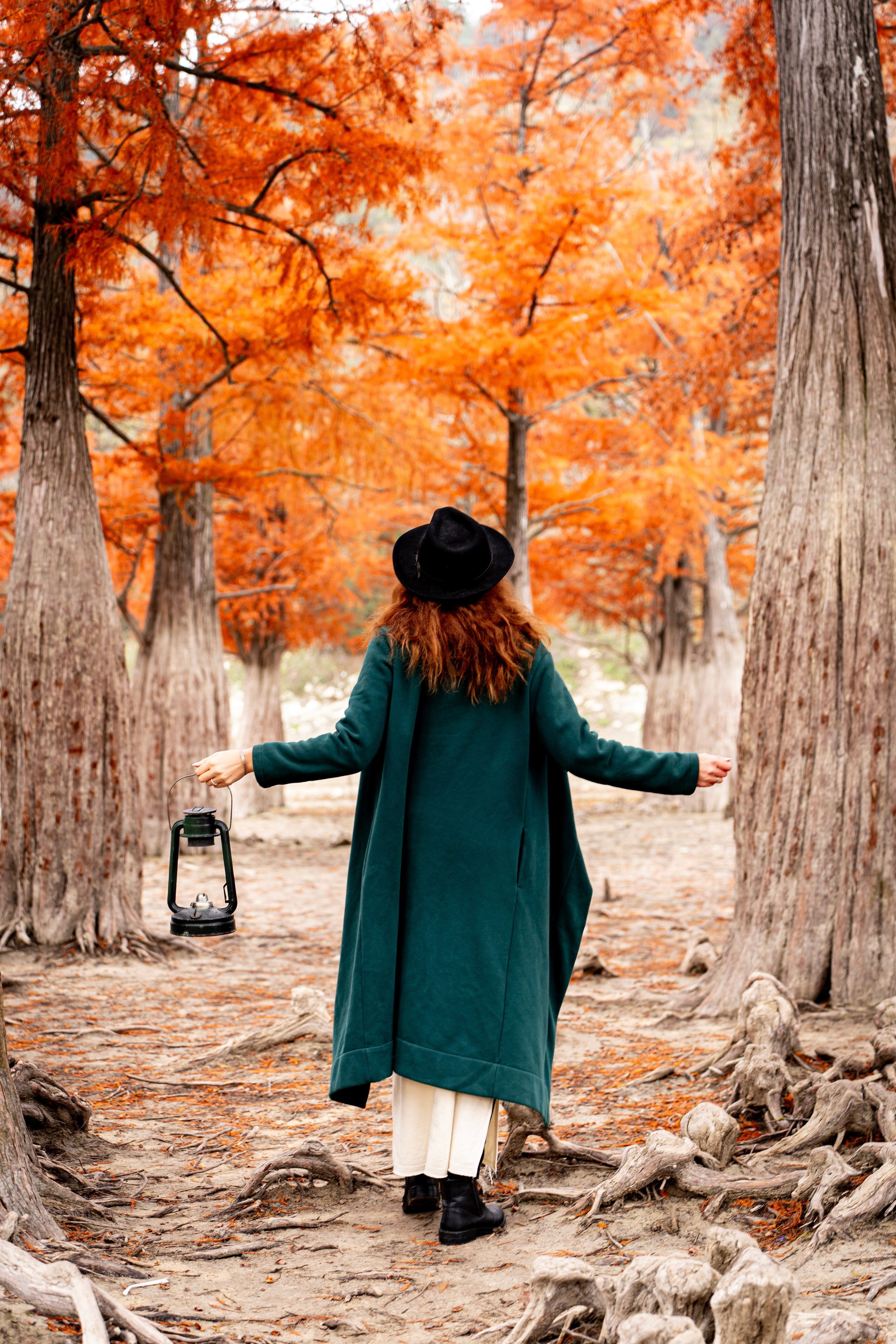 Осенняя фотосессия в Анапе — яркие кипарисы. Семейный и детский фотограф Екатерина Черняева. Снимаю портреты, love story, фотопрогулки, работаю на улице, в кафе, студии, дома у клиента