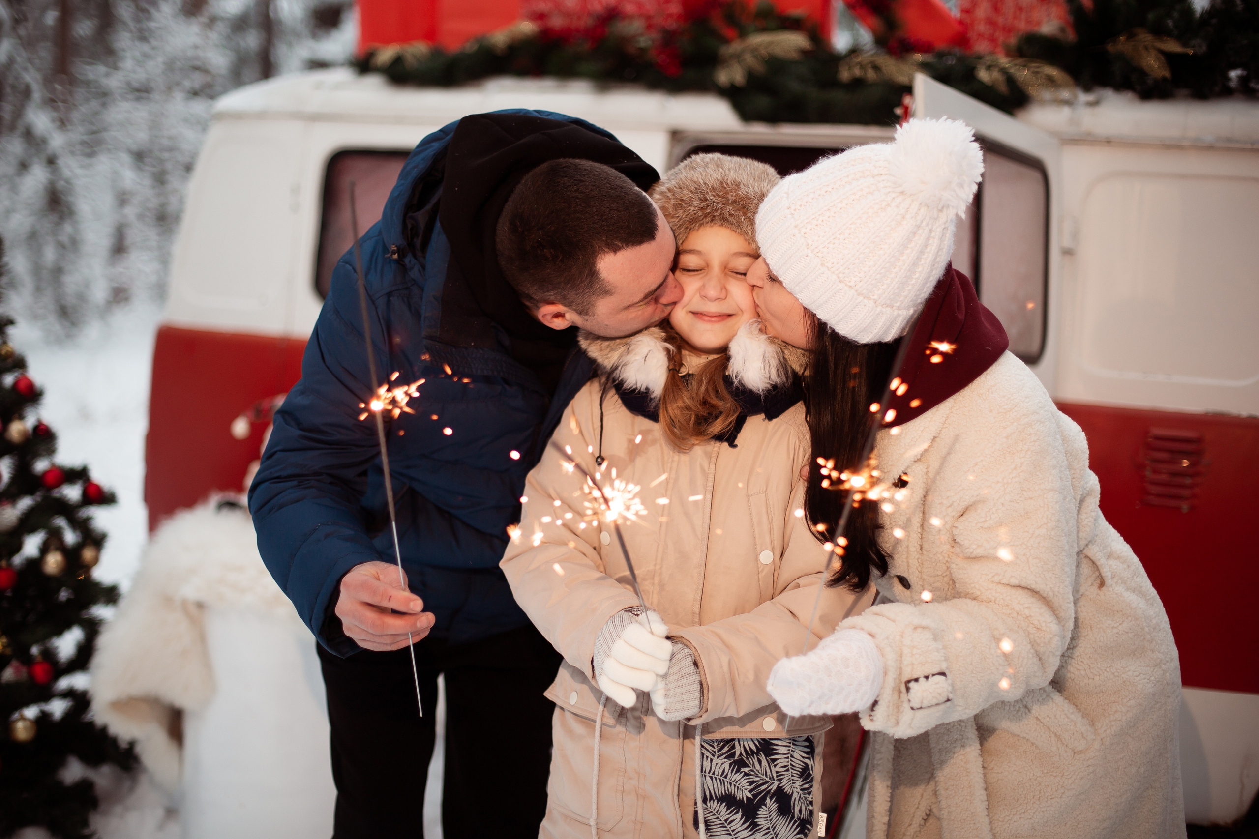 Новогодняя семейная фотосессия «Фургончик». Фотограф Ступино, Коломна, Москва