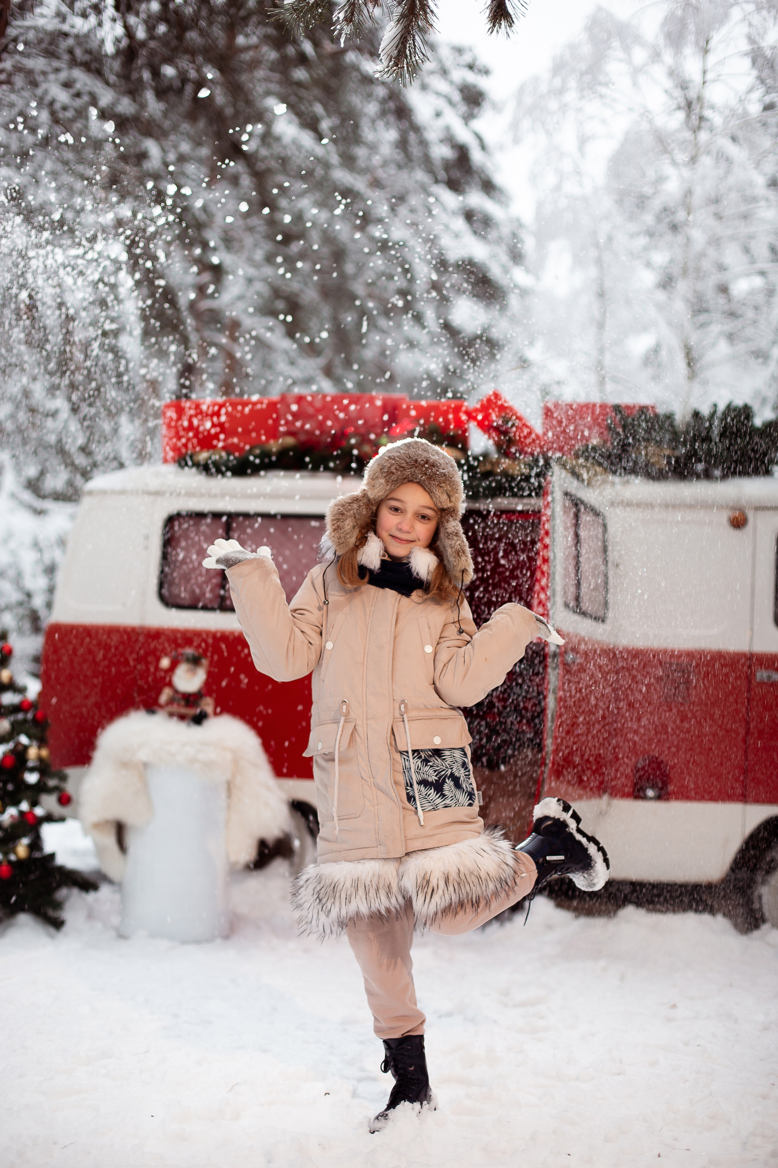Новогодняя семейная фотосессия «Фургончик». Фотограф Ступино, Коломна, Москва