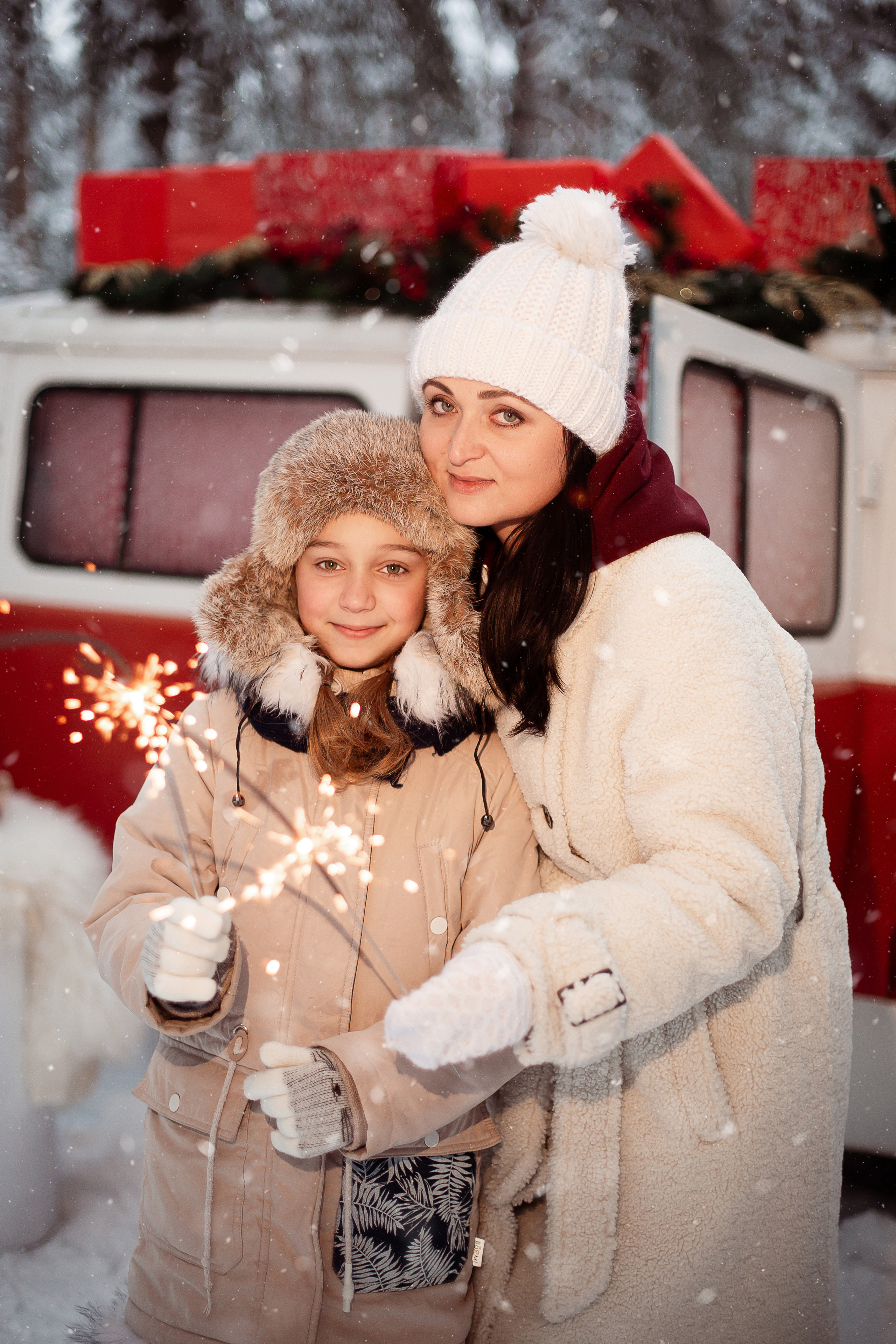 Новогодняя семейная фотосессия «Фургончик». Фотограф Ступино, Коломна, Москва