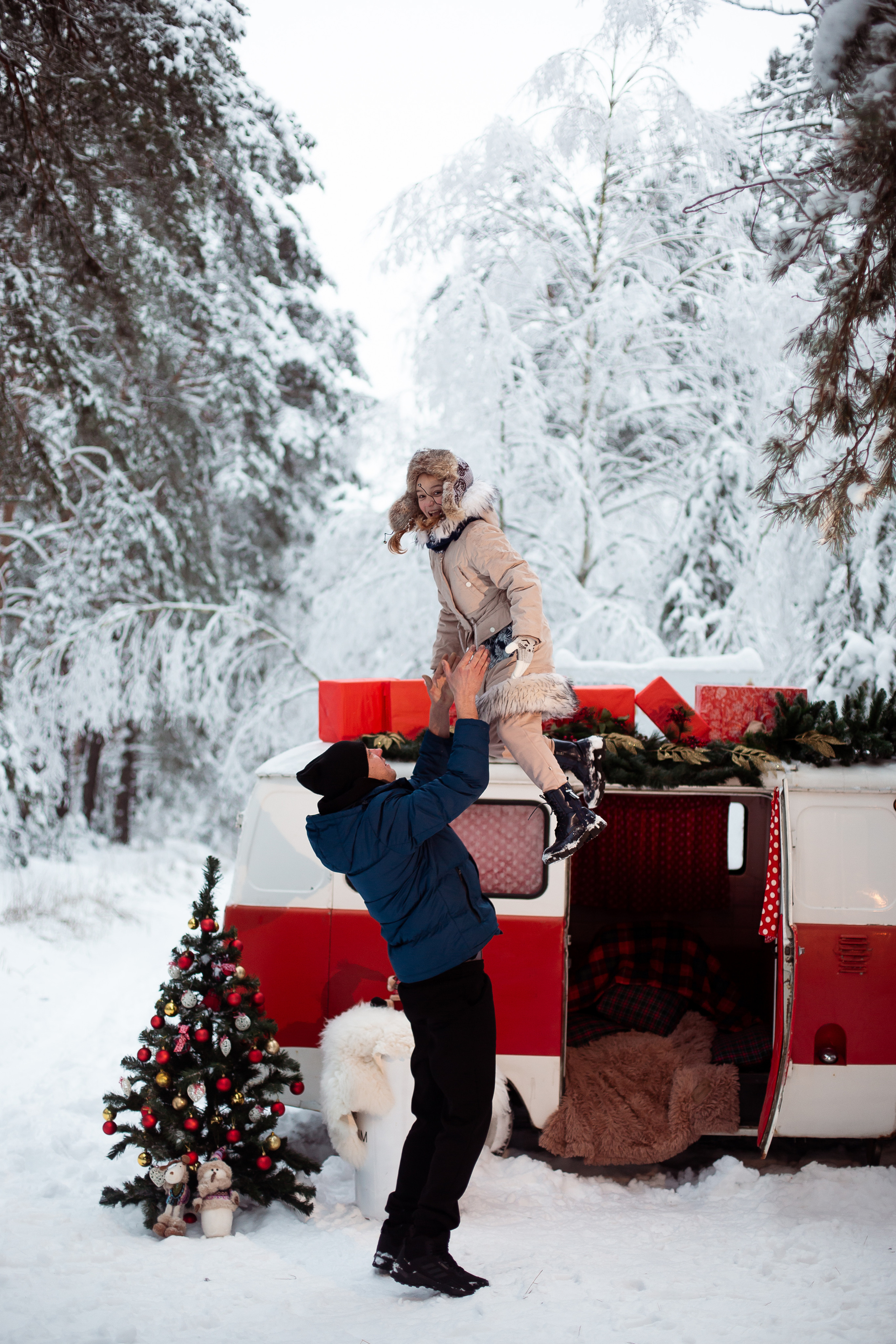 Новогодняя семейная фотосессия «Фургончик». Фотограф Ступино, Коломна, Москва