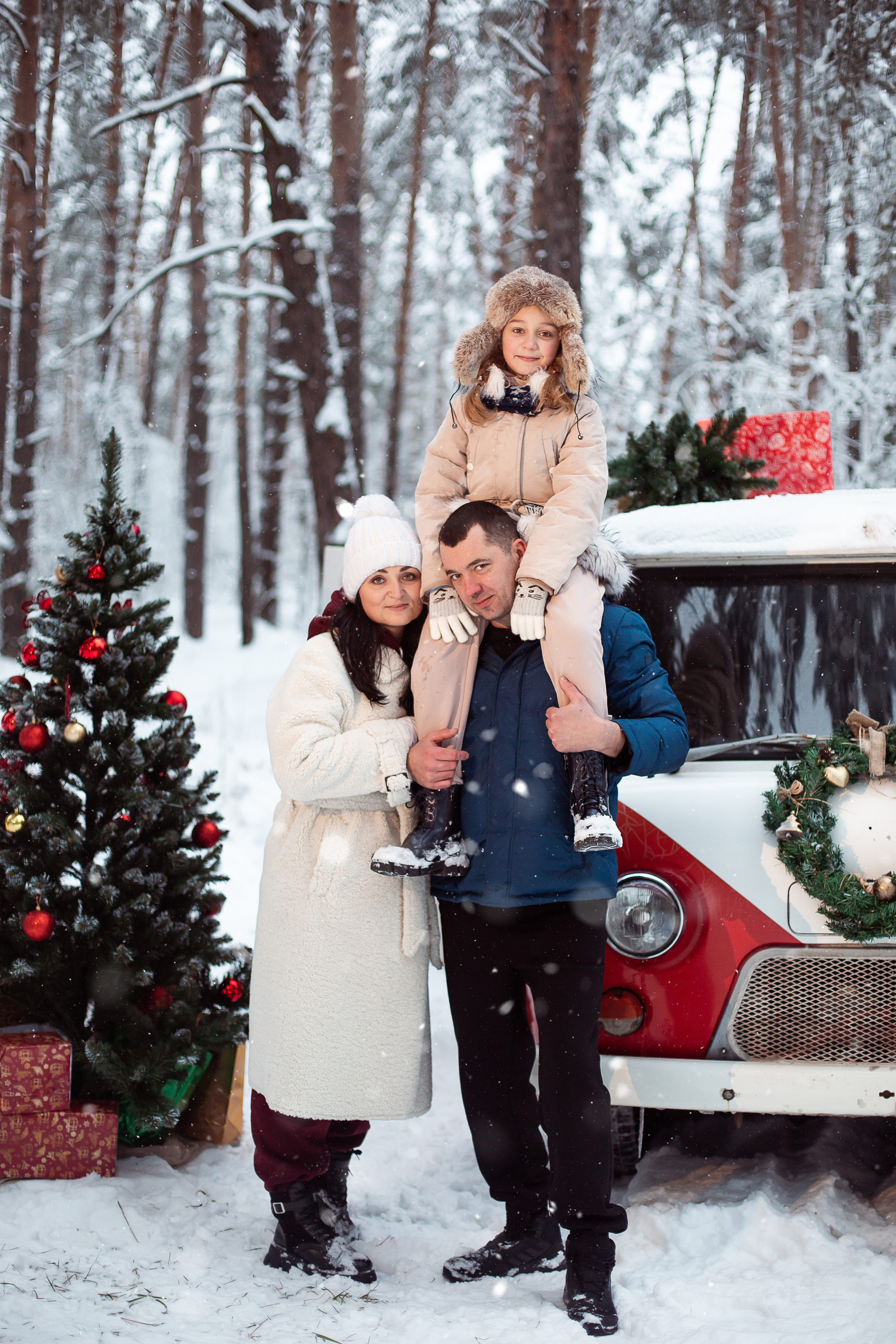 Новогодняя семейная фотосессия «Фургончик». Фотограф Ступино, Коломна, Москва