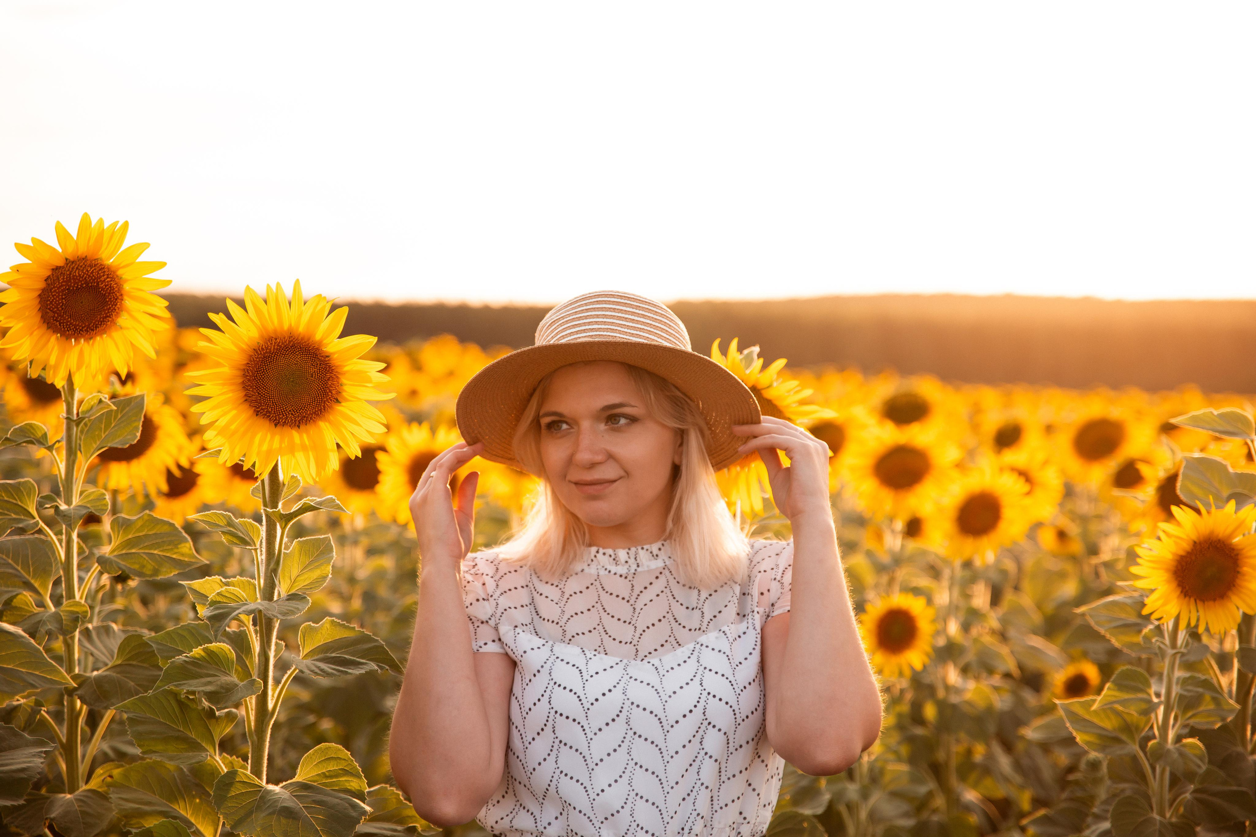 Алена, подсолнухи и закат. Фотограф Ступино, Коломна, Москва