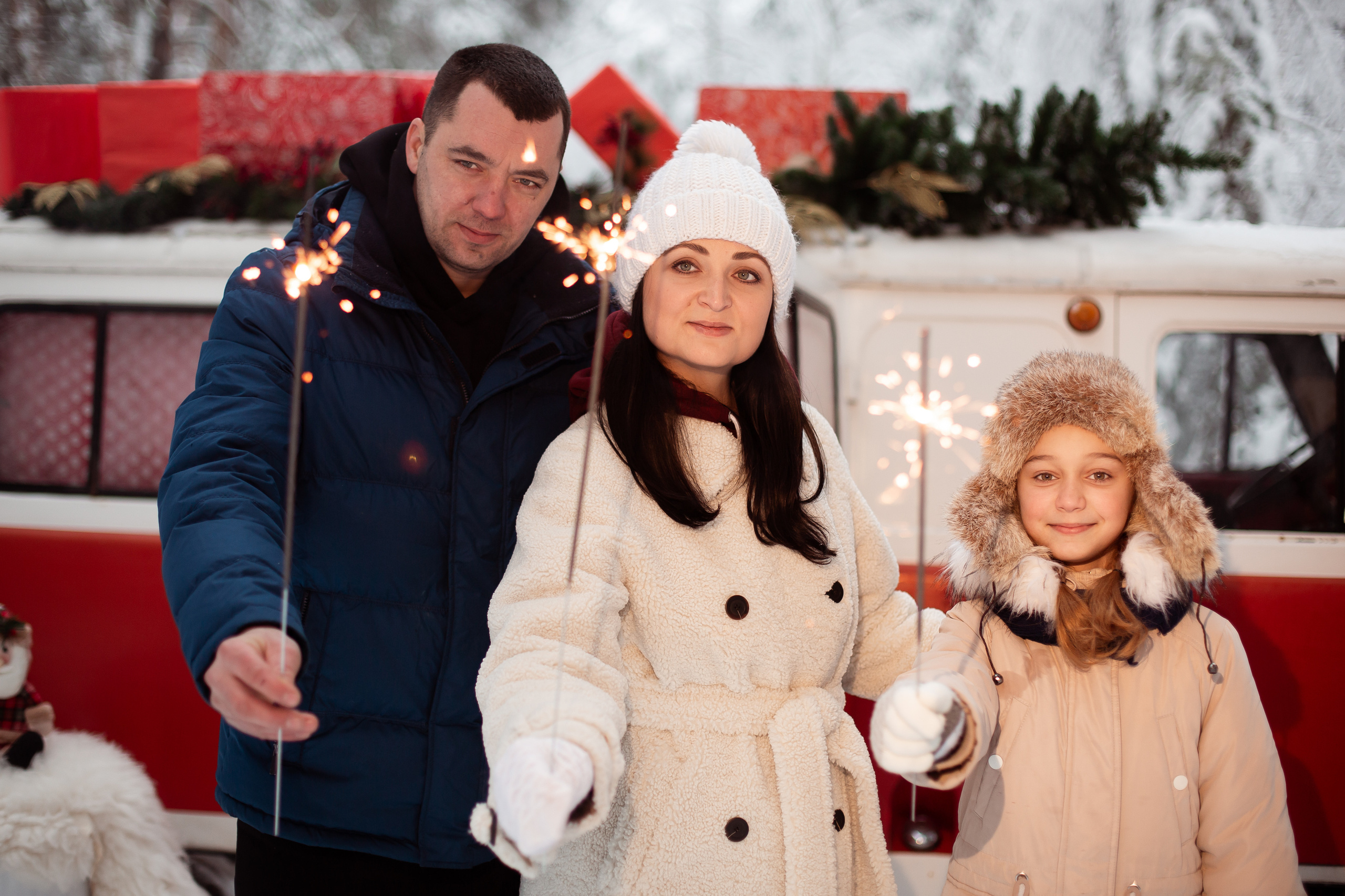 Новогодняя семейная фотосессия «Фургончик». Фотограф Ступино, Коломна, Москва