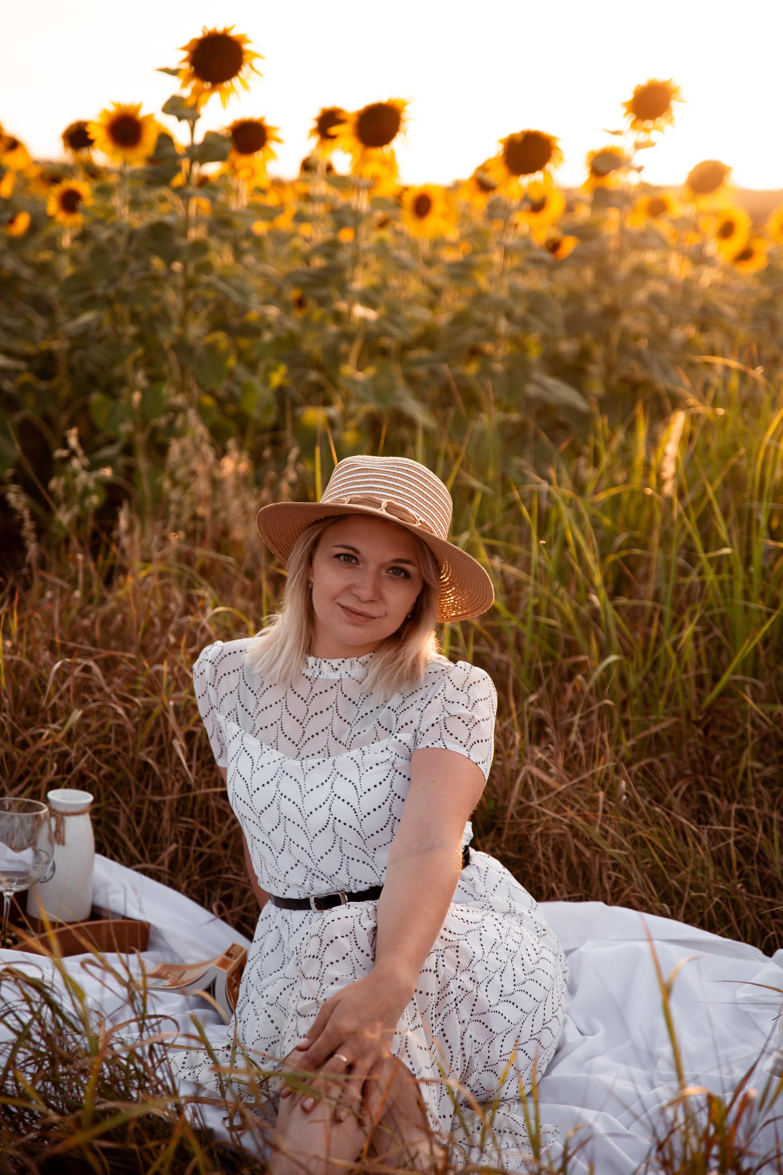 Алена, подсолнухи и закат. Фотограф Ступино, Коломна, Москва