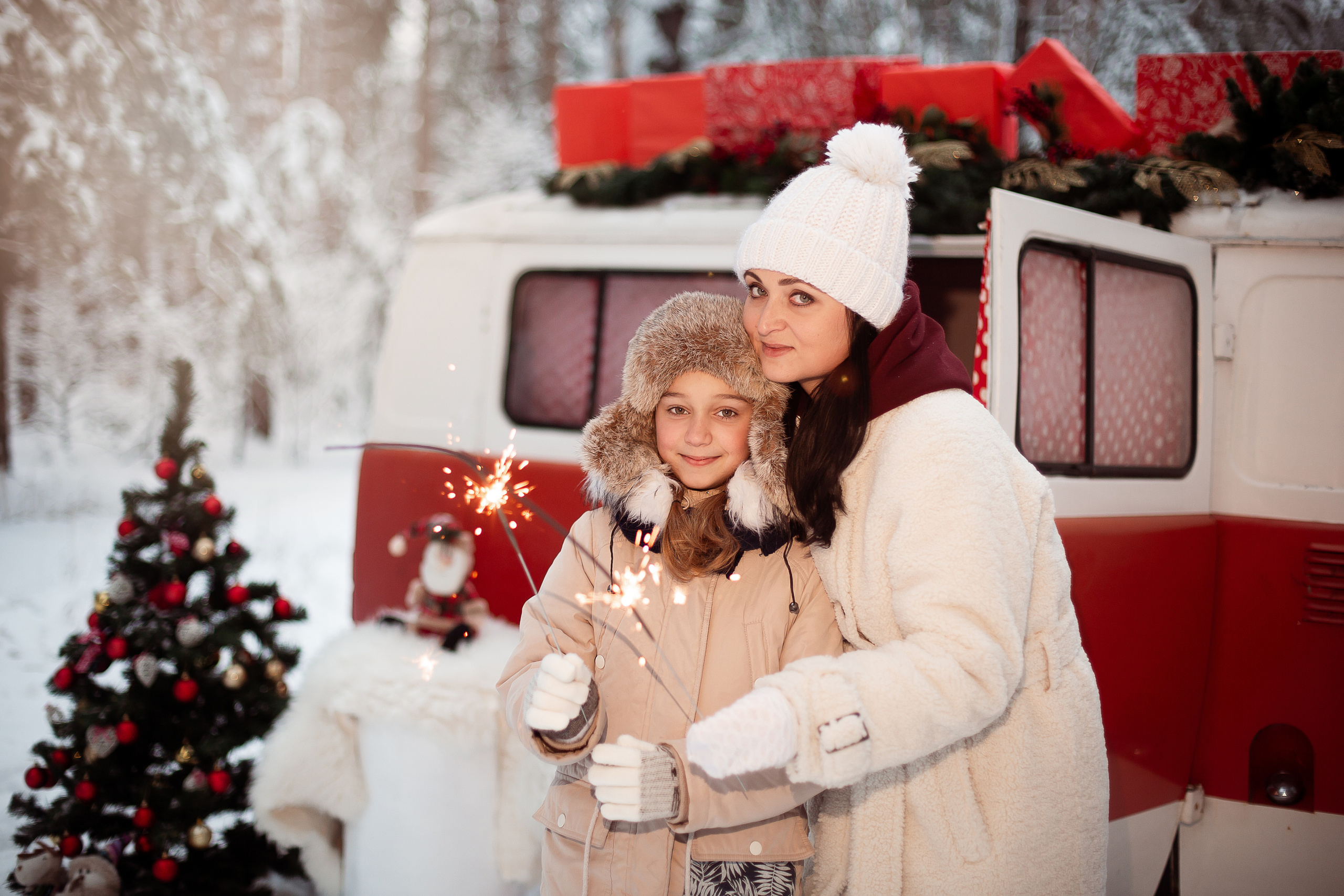 Новогодняя семейная фотосессия «Фургончик». Фотограф Ступино, Коломна, Москва