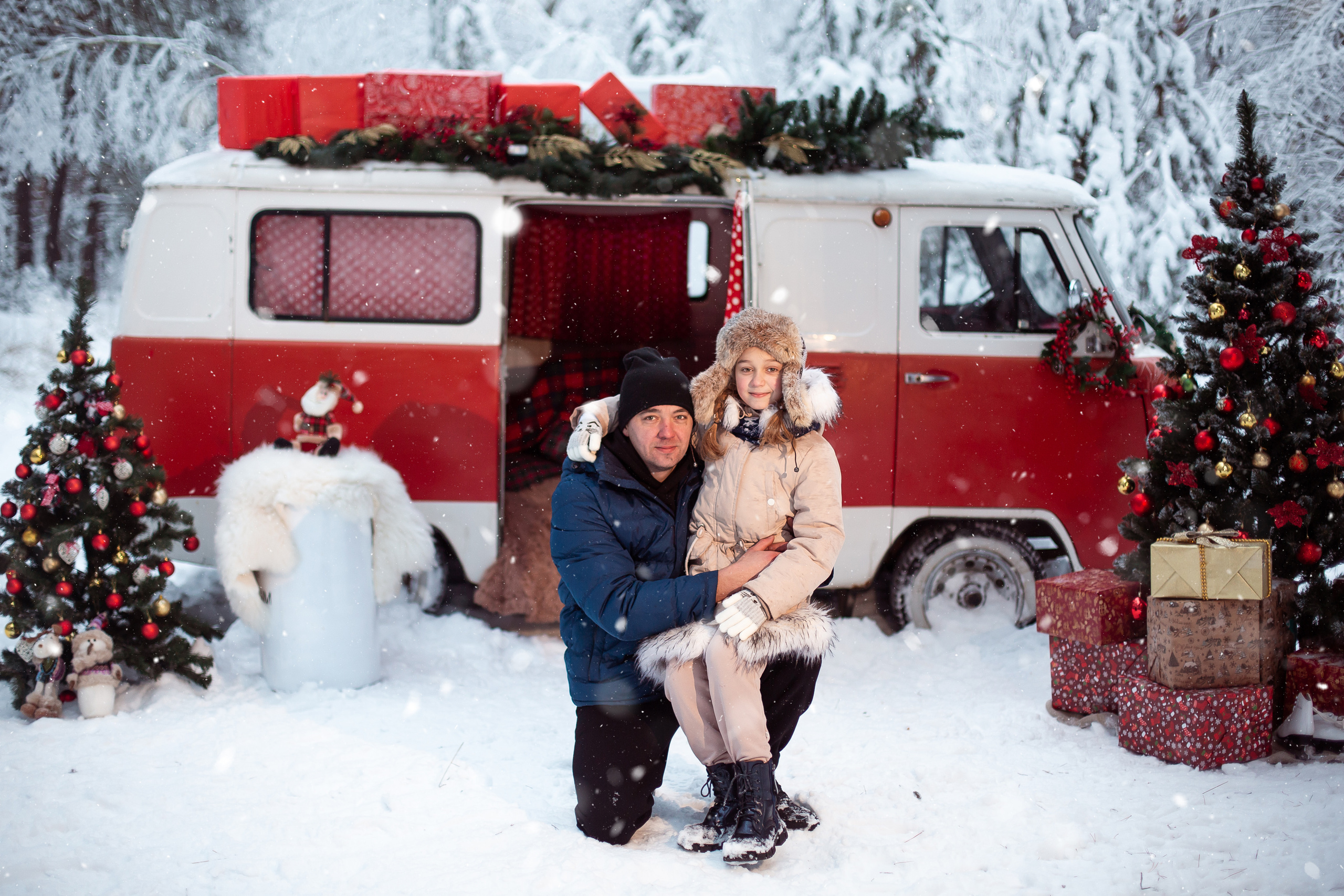 Новогодняя семейная фотосессия «Фургончик». Фотограф Ступино, Коломна, Москва