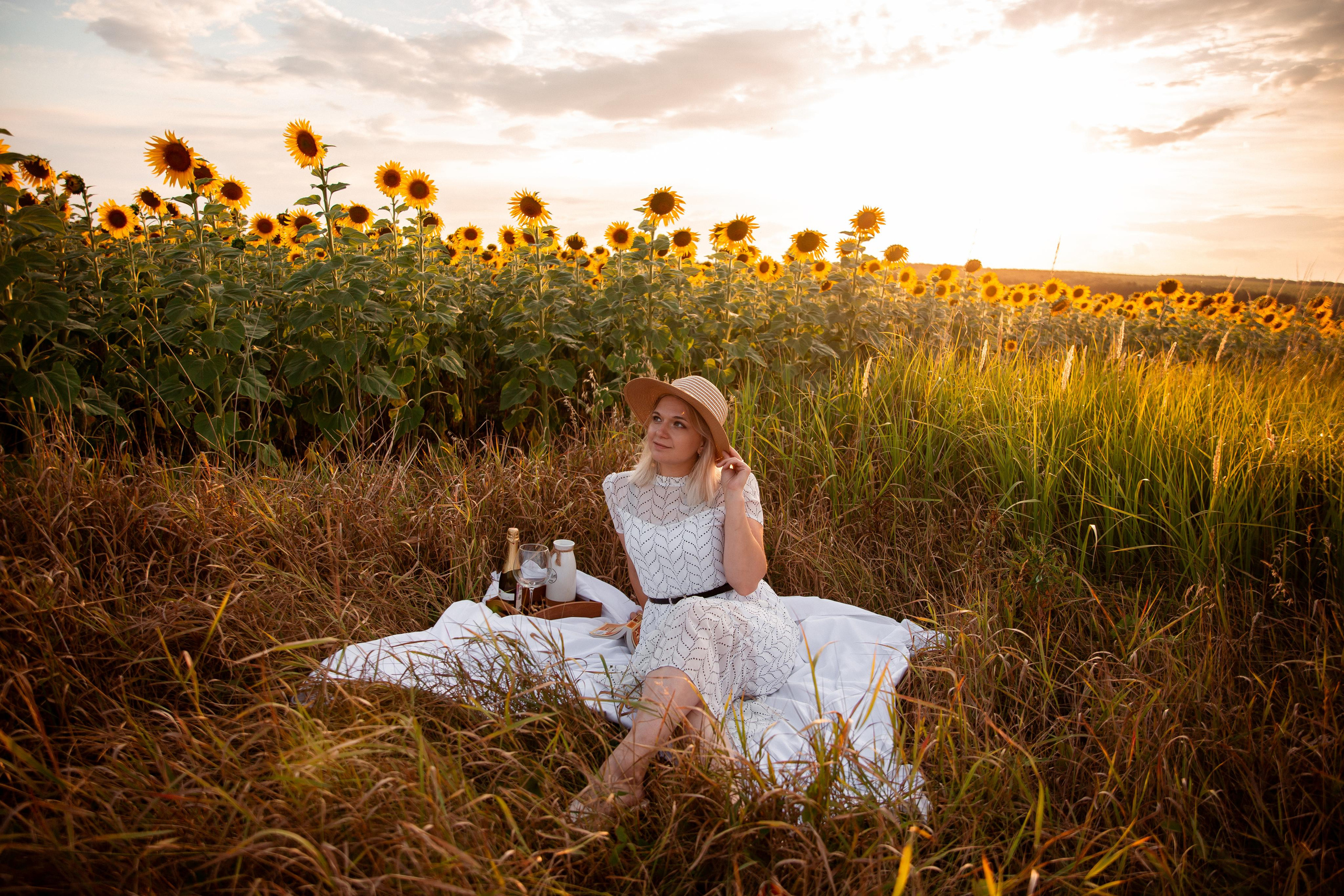 Алена, подсолнухи и закат. Фотограф Ступино, Коломна, Москва