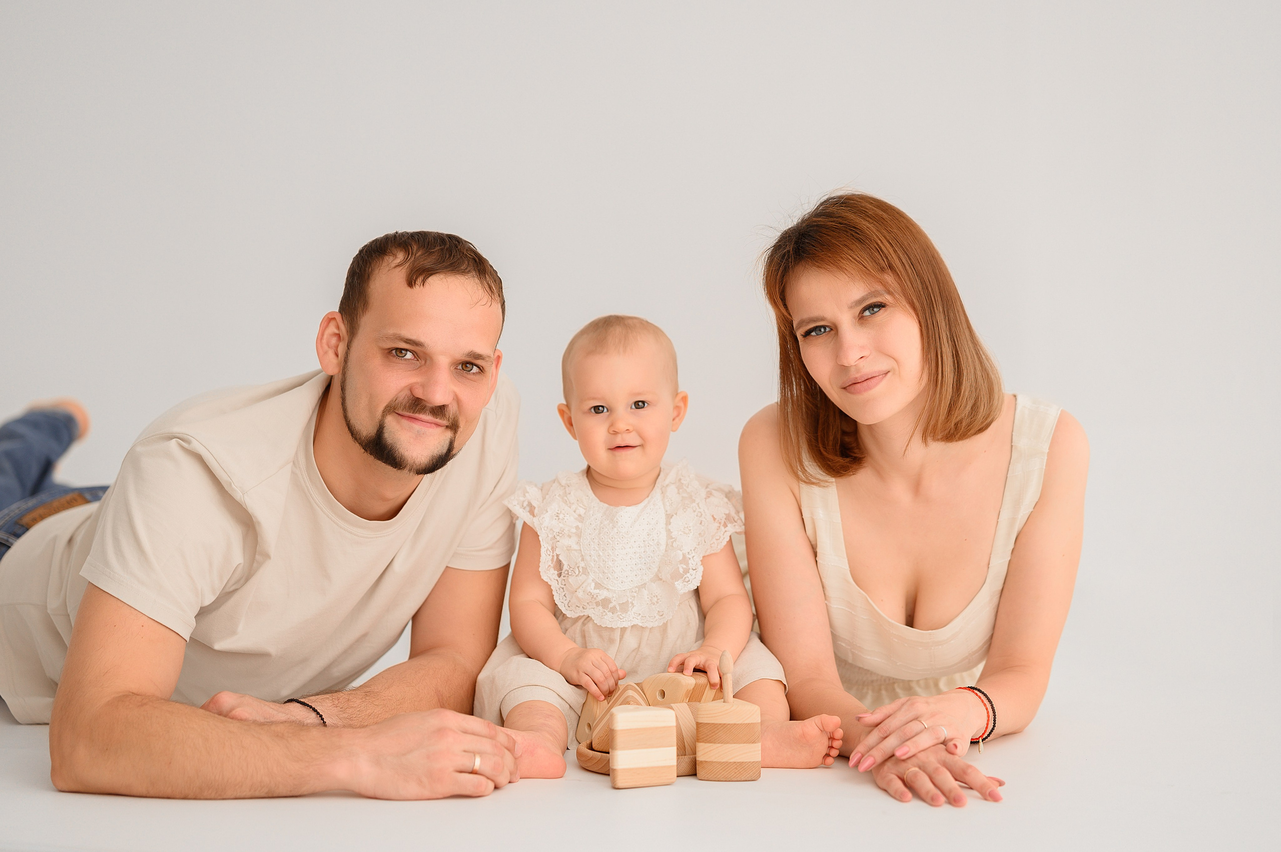 Семейные фото в минимализме. Детский и семейный фотограф Ирина Гладких