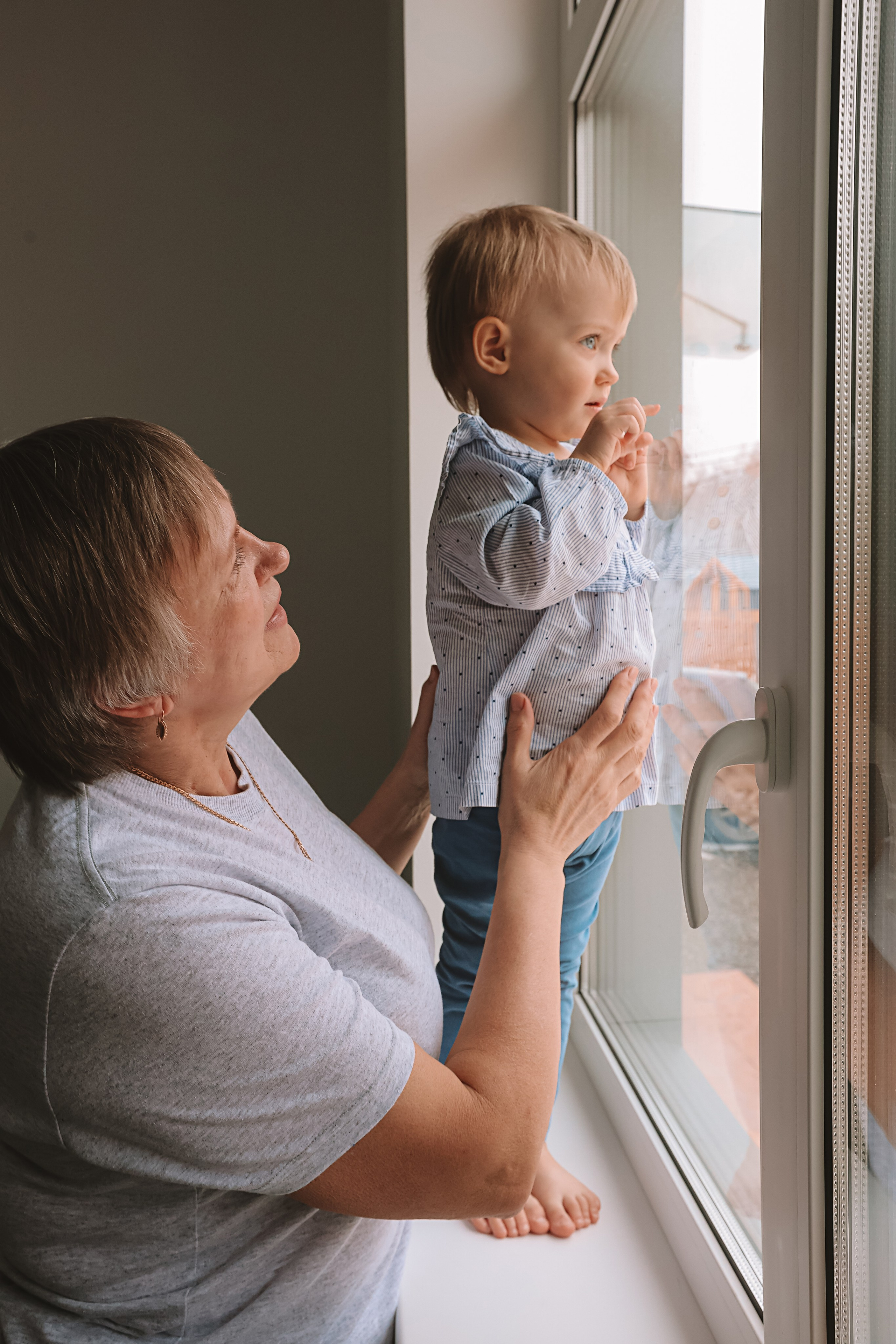 Семейная в домике (репортаж). Семейный фотограф Тюмень, фотограф на роды Салмина Мария