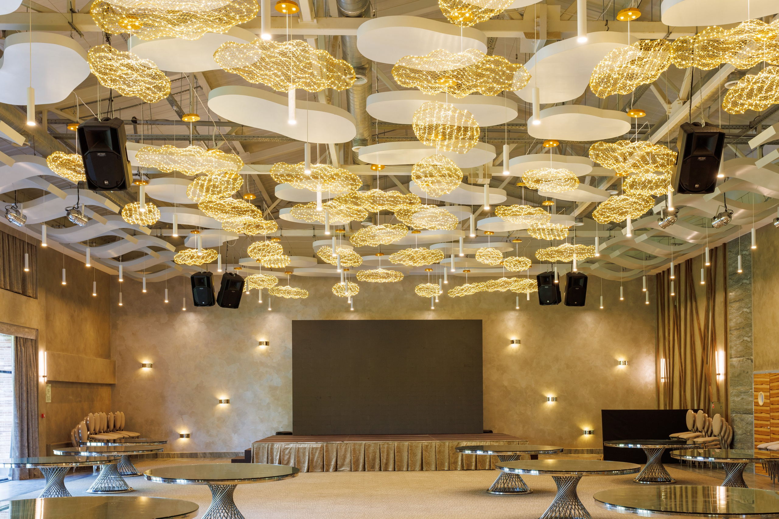 Интерьерные и экстерьерные съемки. Фотограф