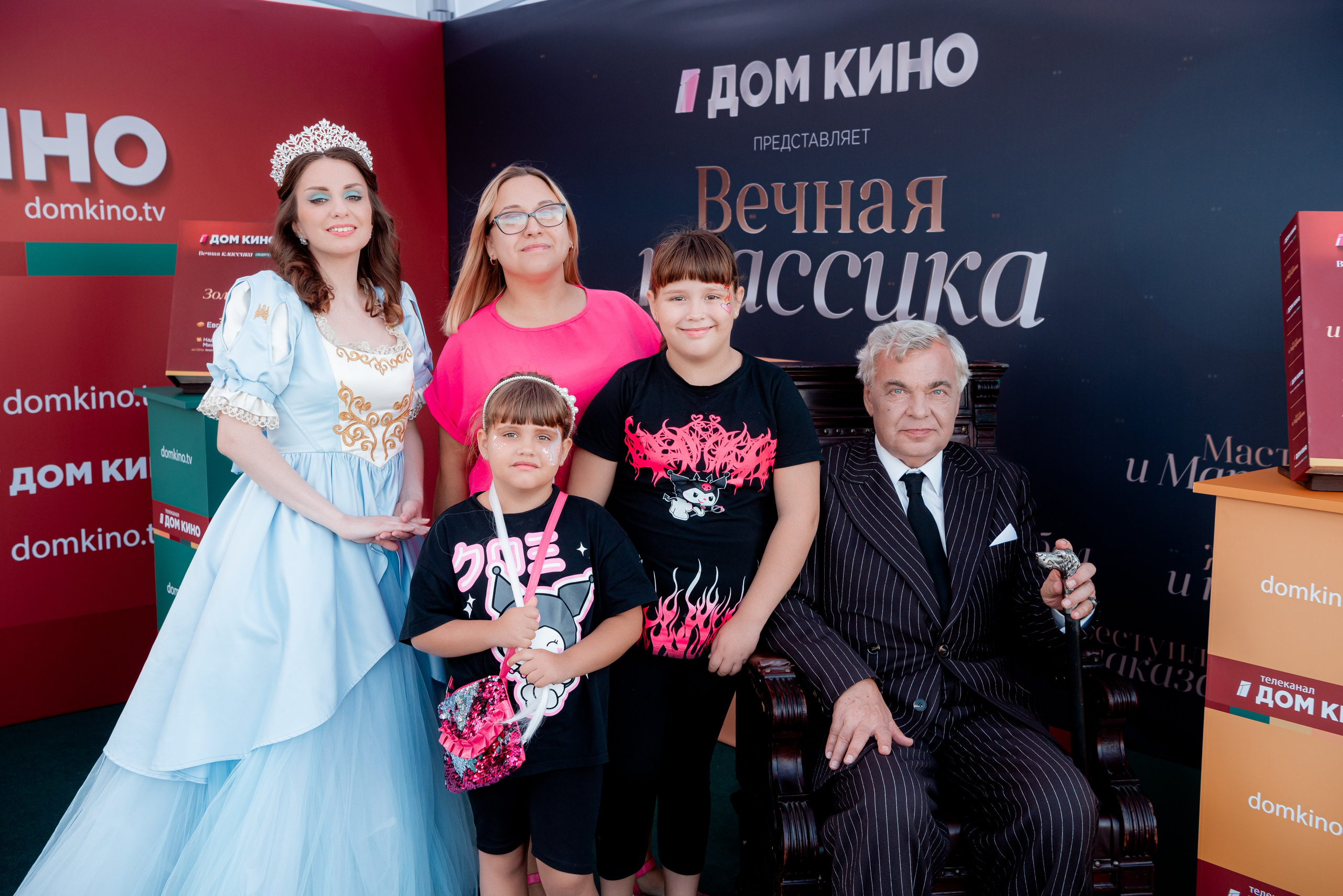 Портретные фото с артистами в палатке Триколор Дом Кинов на день города Волгоград. Фотограф в Волгограде и Волжском Александр Горбань