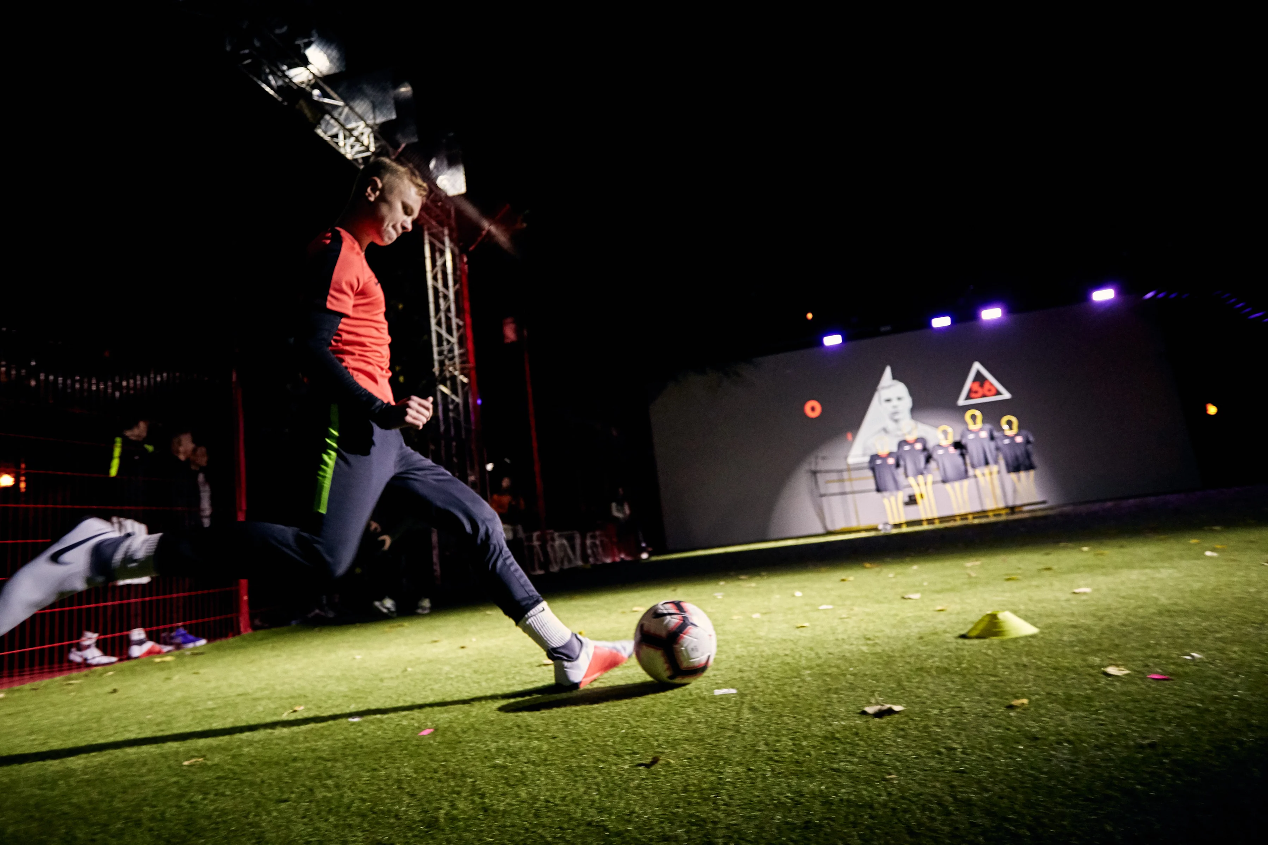 Nike Phantom campaign. Спортивный и бизнес фотограф Арсений Голышкин