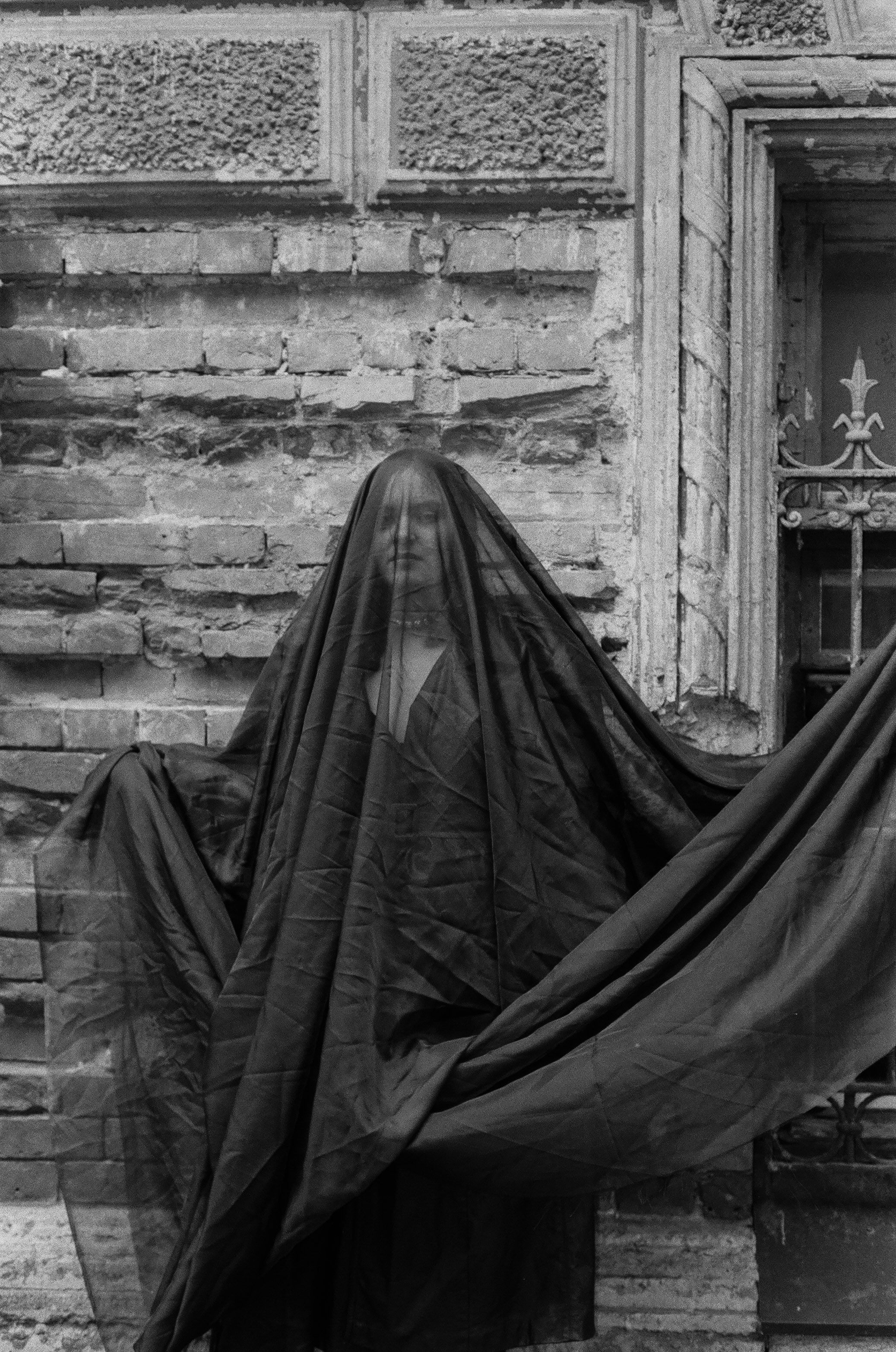 Elizabeth — episode 2. Пленочный фотограф