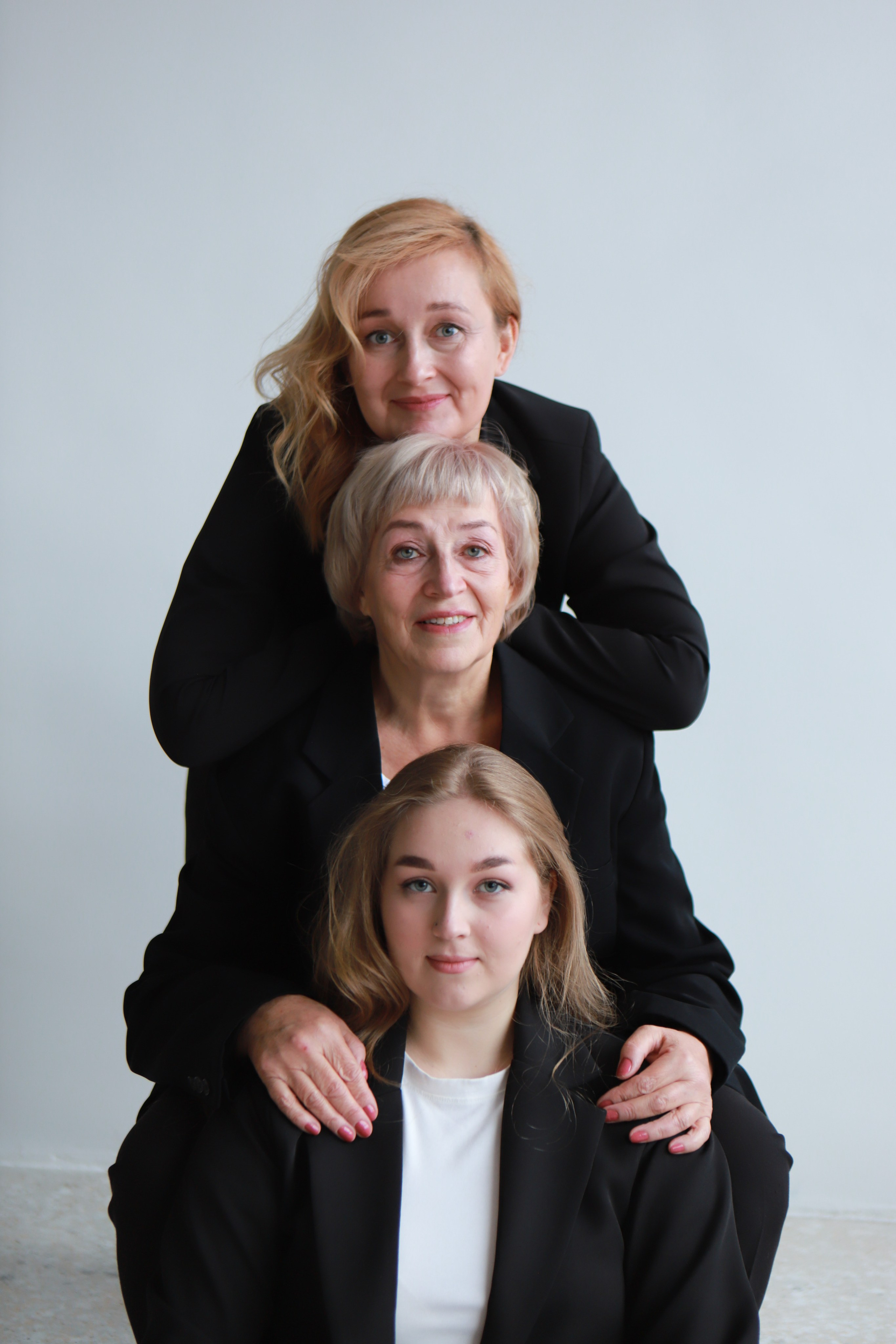 Семейная фотосессия - Трогательная съемка трех поколений. Семейный и женский фотограф Кемерово Мария Степ