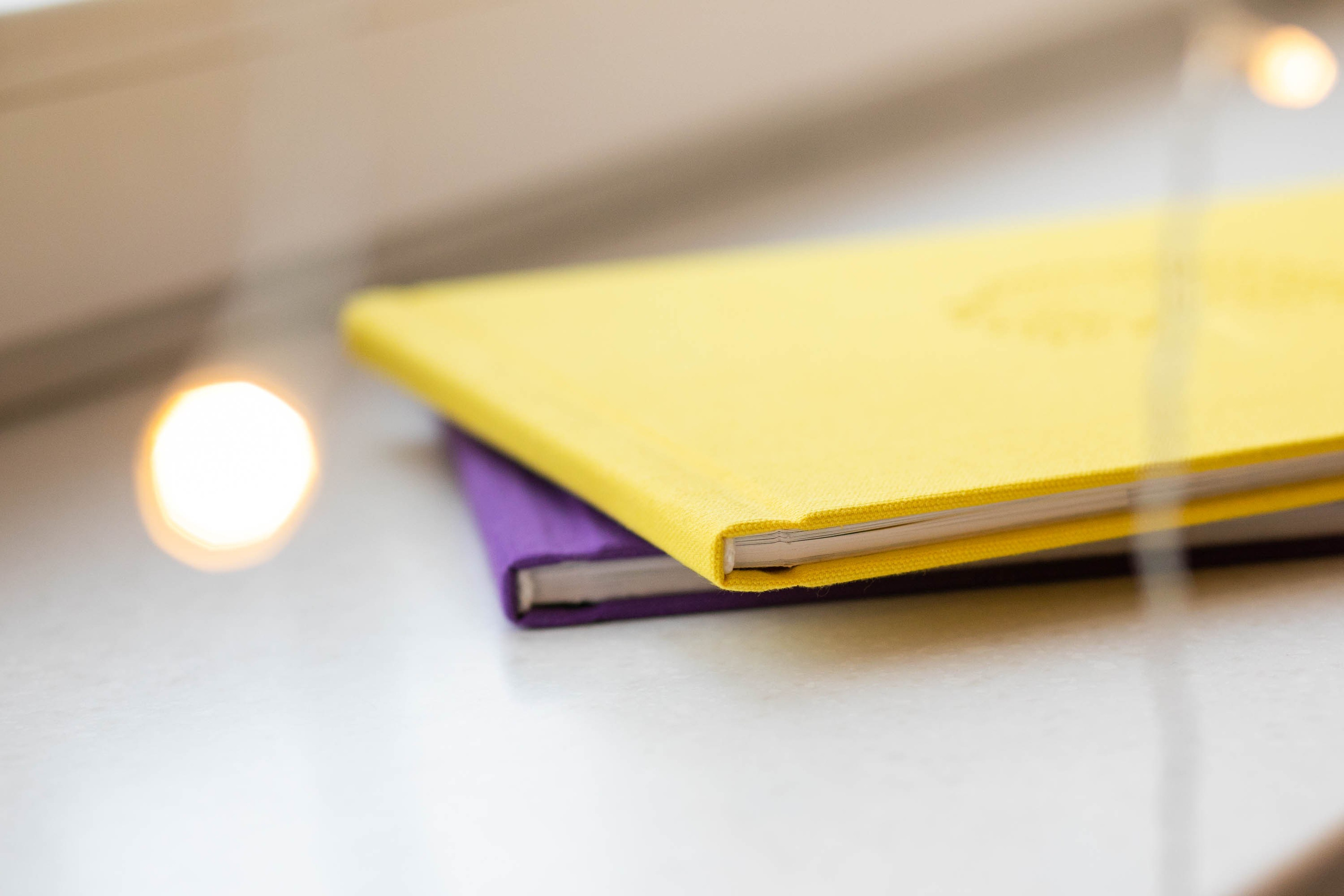 Полиграфический альбом в премиум обложке. Портретный фотограф Мария Шарко