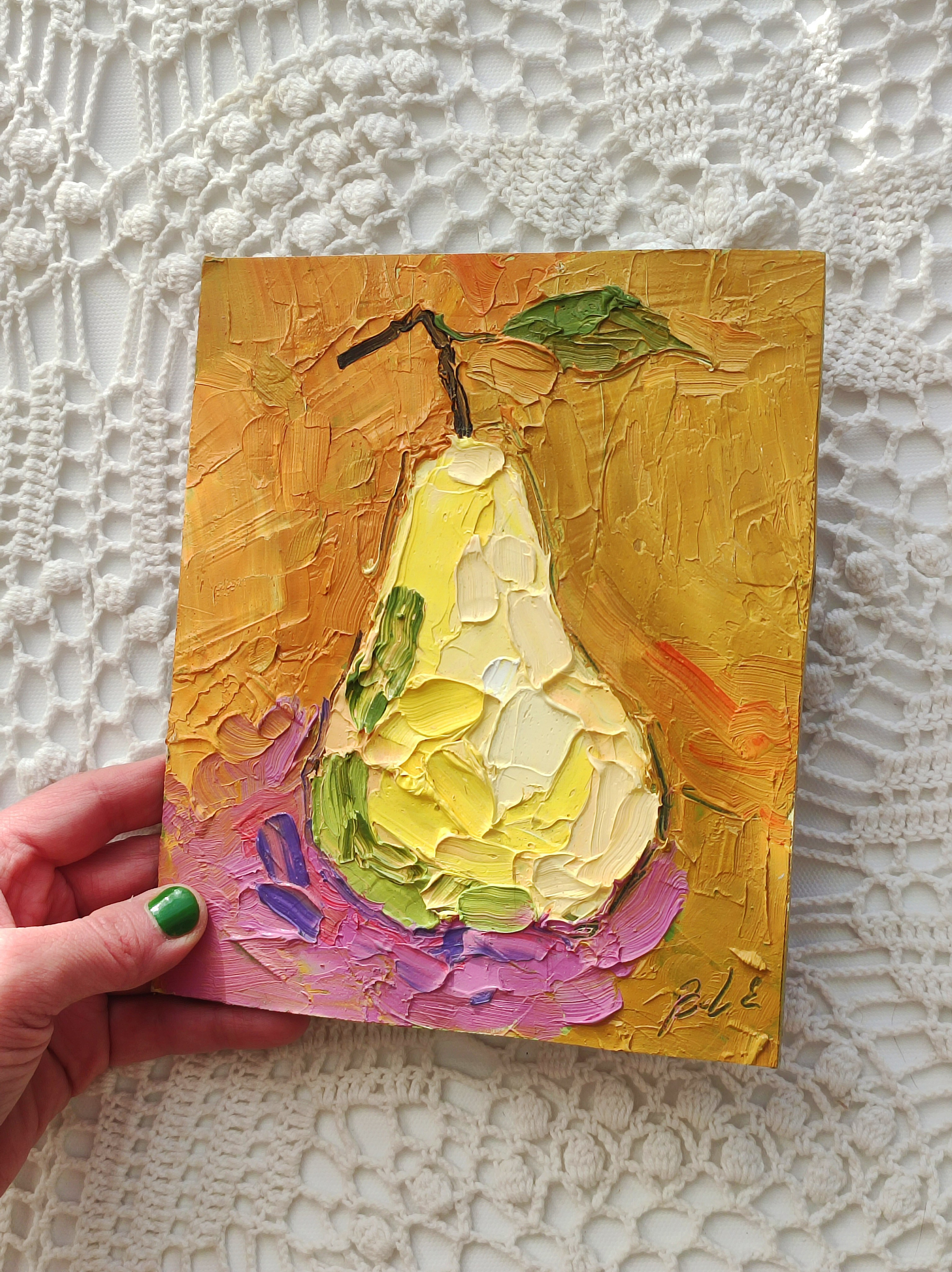 «Груша на оранжевом фоне». Галерея авторских картин художницы Бельмесовой Евгении