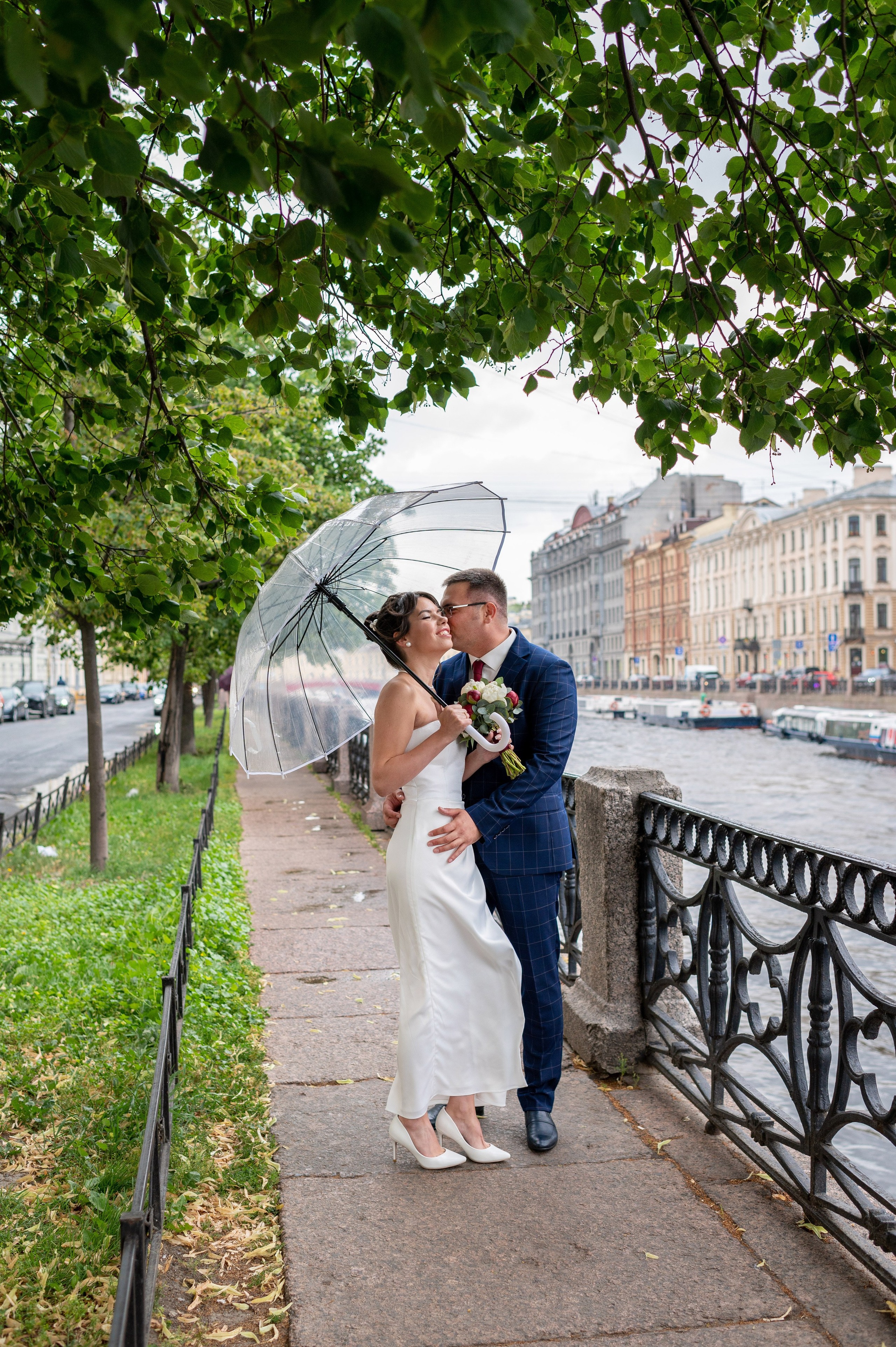 Евгений и Александра (фотосессия под дождём на Исаакиевской площади, свадебная прогулка на Финском заливе). Портретный, семейный и свадебный фотограф в Санкт-Петербурге и в Пушкине Ширяев Денис